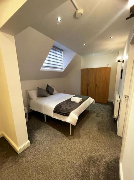 Lovely 5br In Manchester. Close To The Apartment Manchester