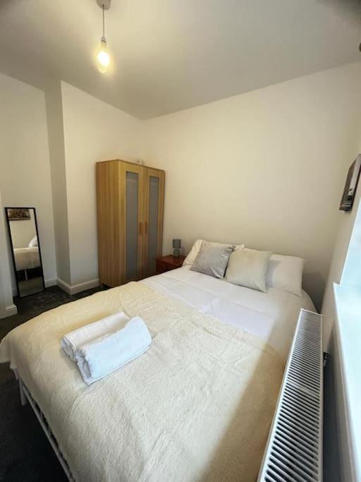 Apartment Lovely 5br In Manchester. Close To The *