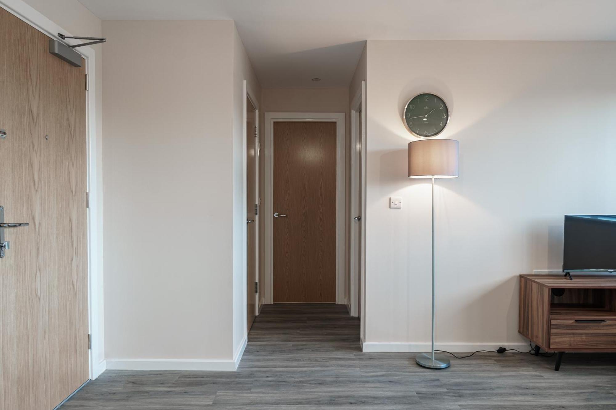 Modern Apartment, Free Parking For Two, Smart Tvs, Location Apartment