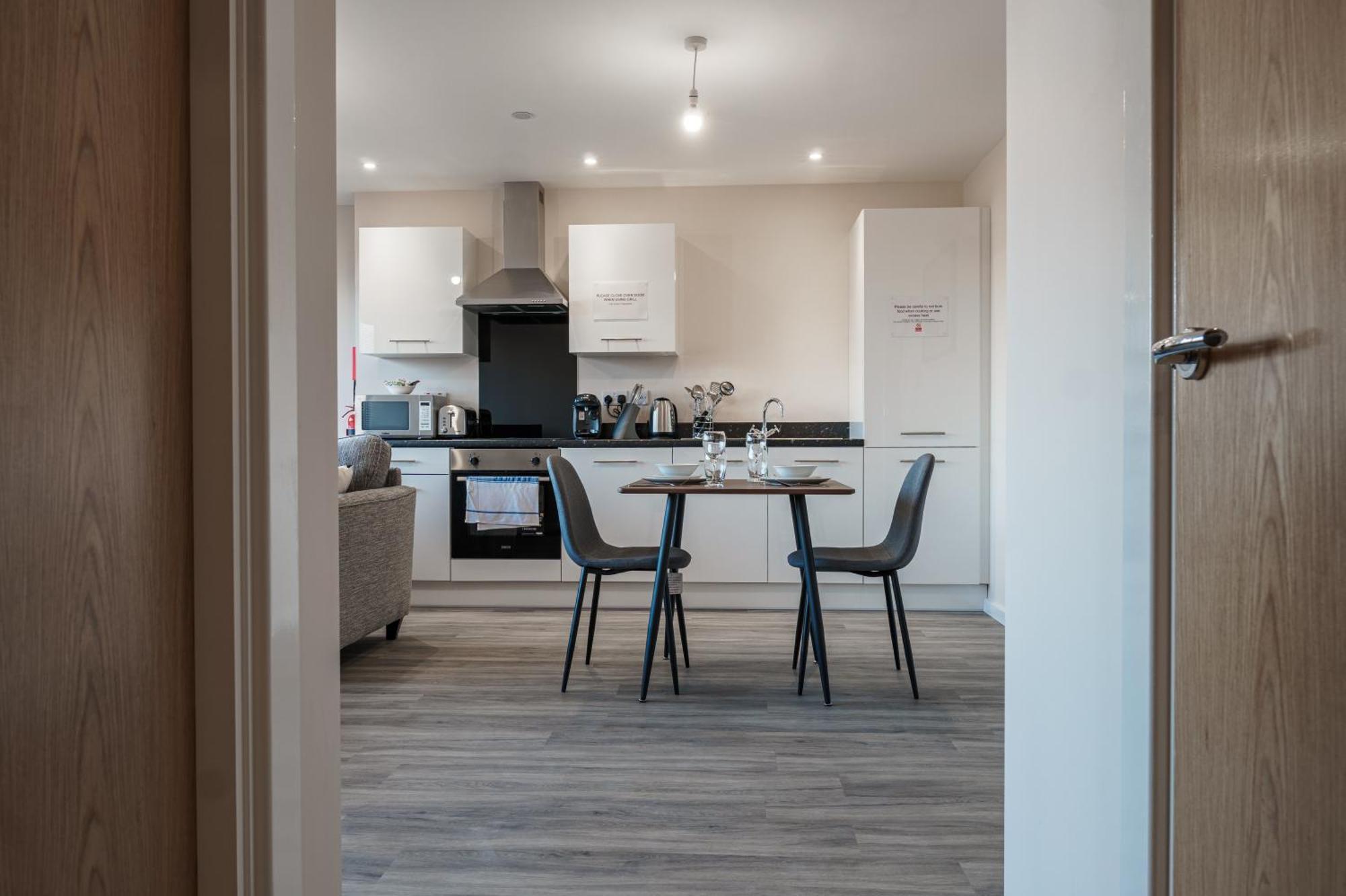 Modern Apartment, Free Parking For Two, Smart Tvs, Location Apartment *
