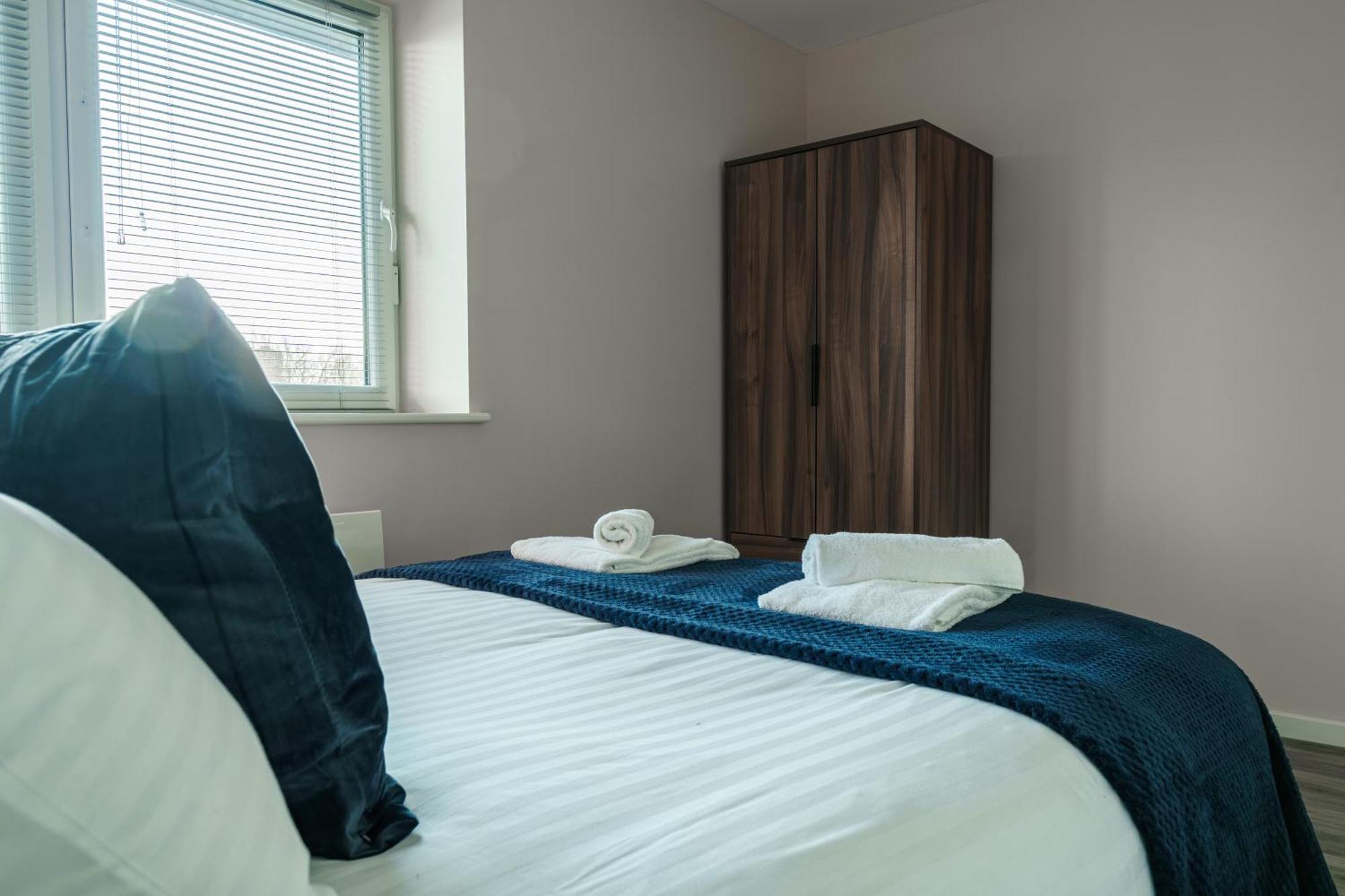 Apartment Modern Apartment, Free Parking For Two, Smart Tvs, Location