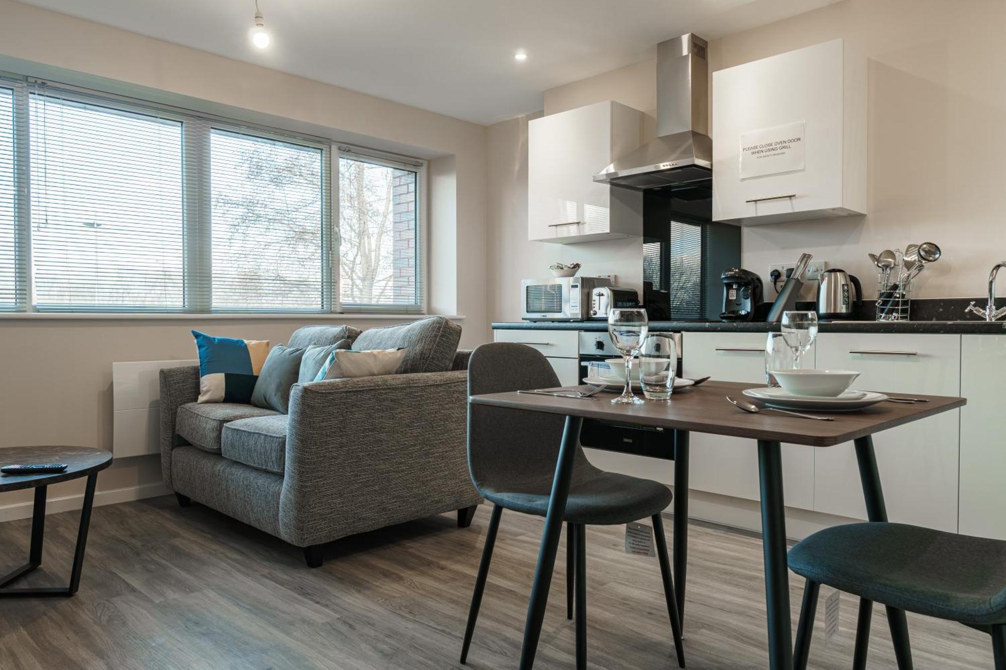 Apartment Modern Apartment, Free Parking For Two, Smart Tvs, Location Manchester