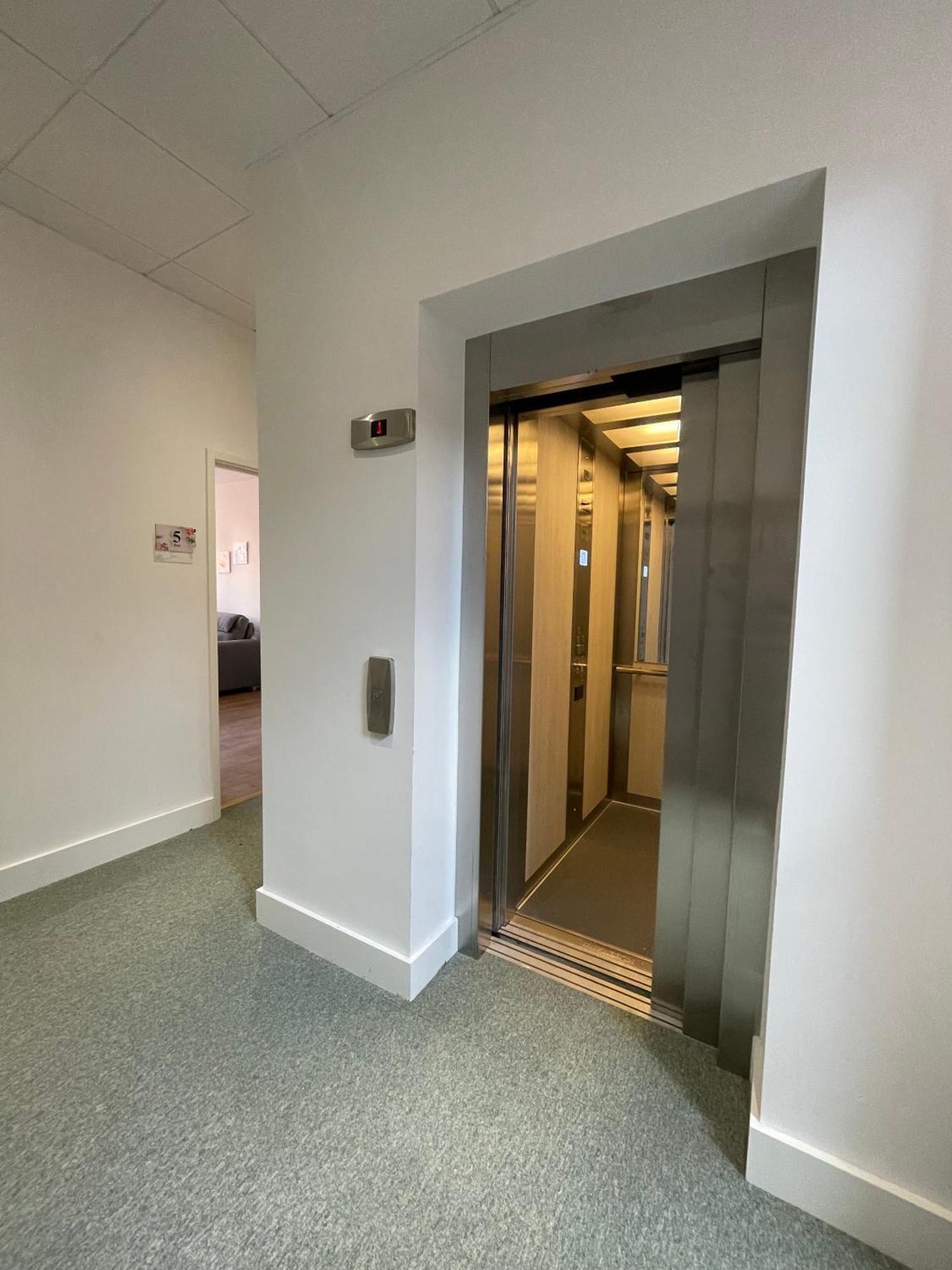 Apartment Superb 2bd In China Town Manchester