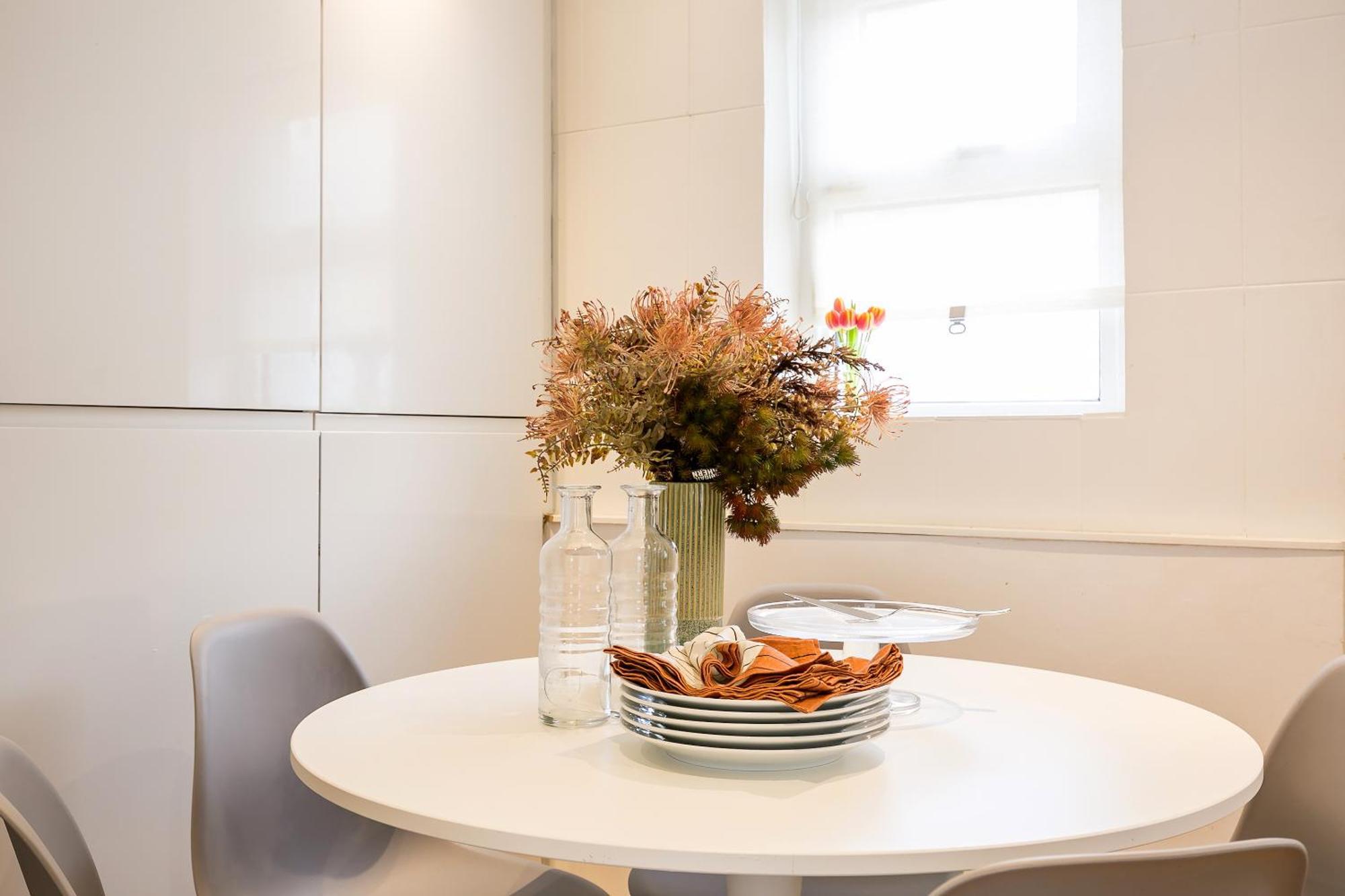 Spacious 4 Bedroom - Sleeps 8 *