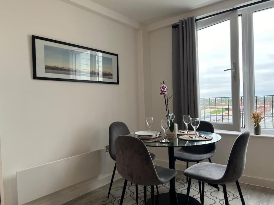 Prime 2 Bedroom With Rooftop Terrace Manchester