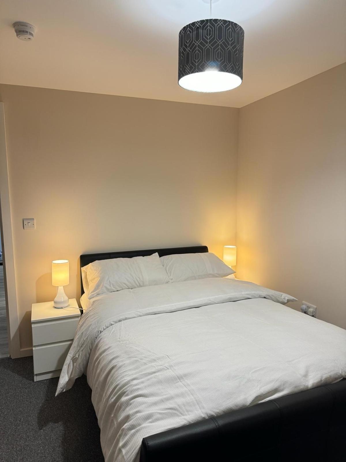 Luxury 2 Bedroom In Centre - Free Parking