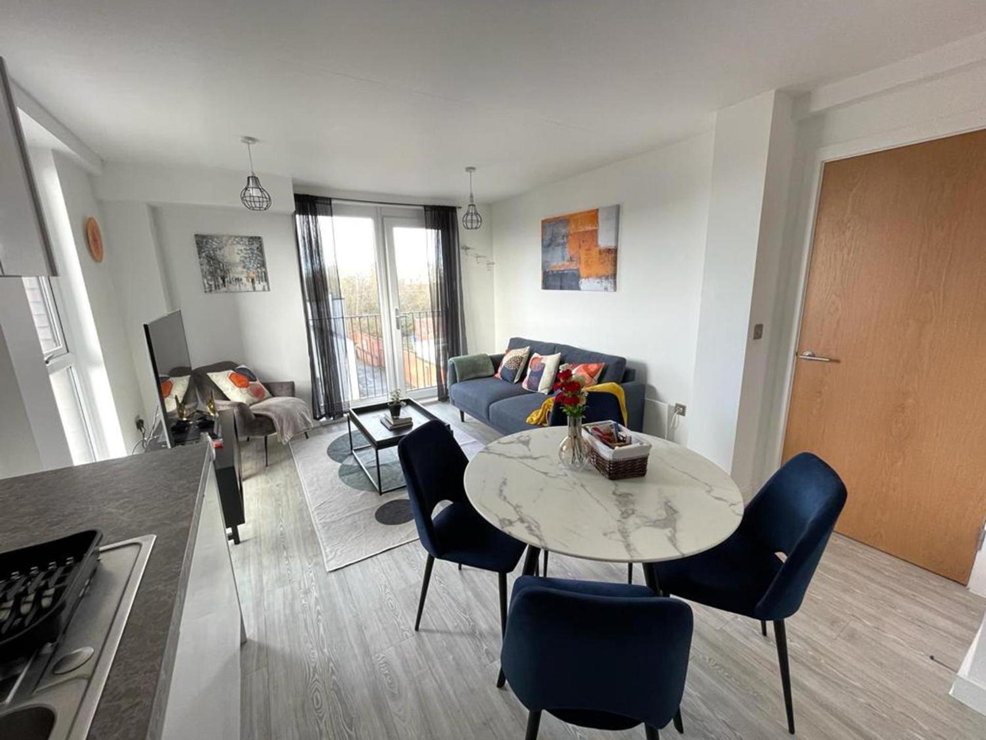 1br-sleeps2-streetsparking Apartment *