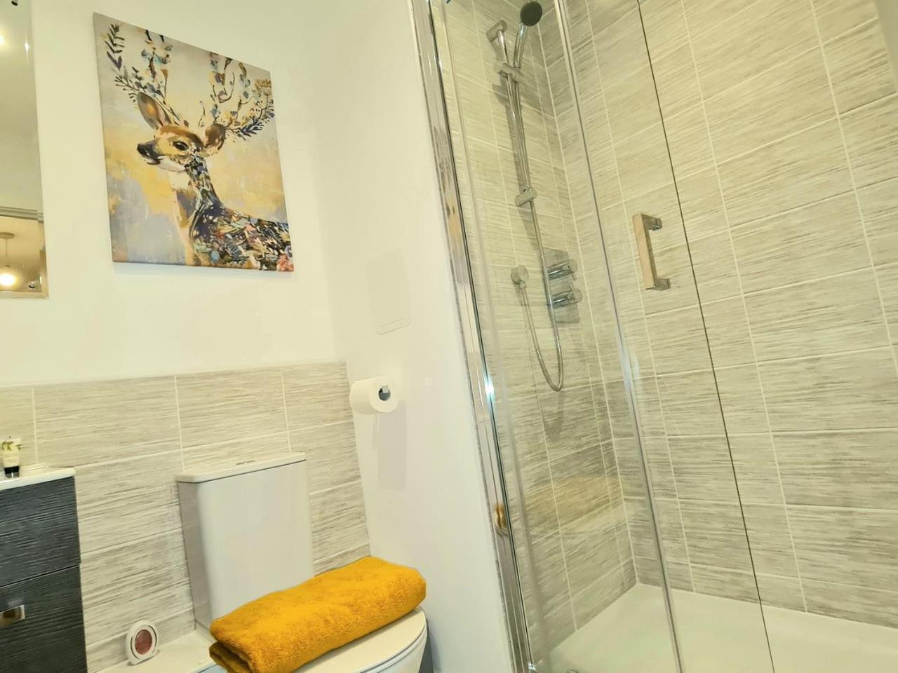 Apartment Exquisite Cosy 2-bed In Salford