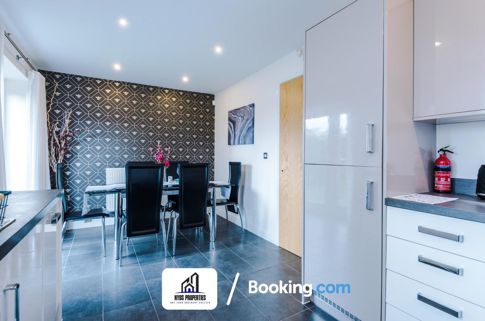 Holiday home 3 Bedroom House By Nyos Short Lets & Serviced With Parking Manchester