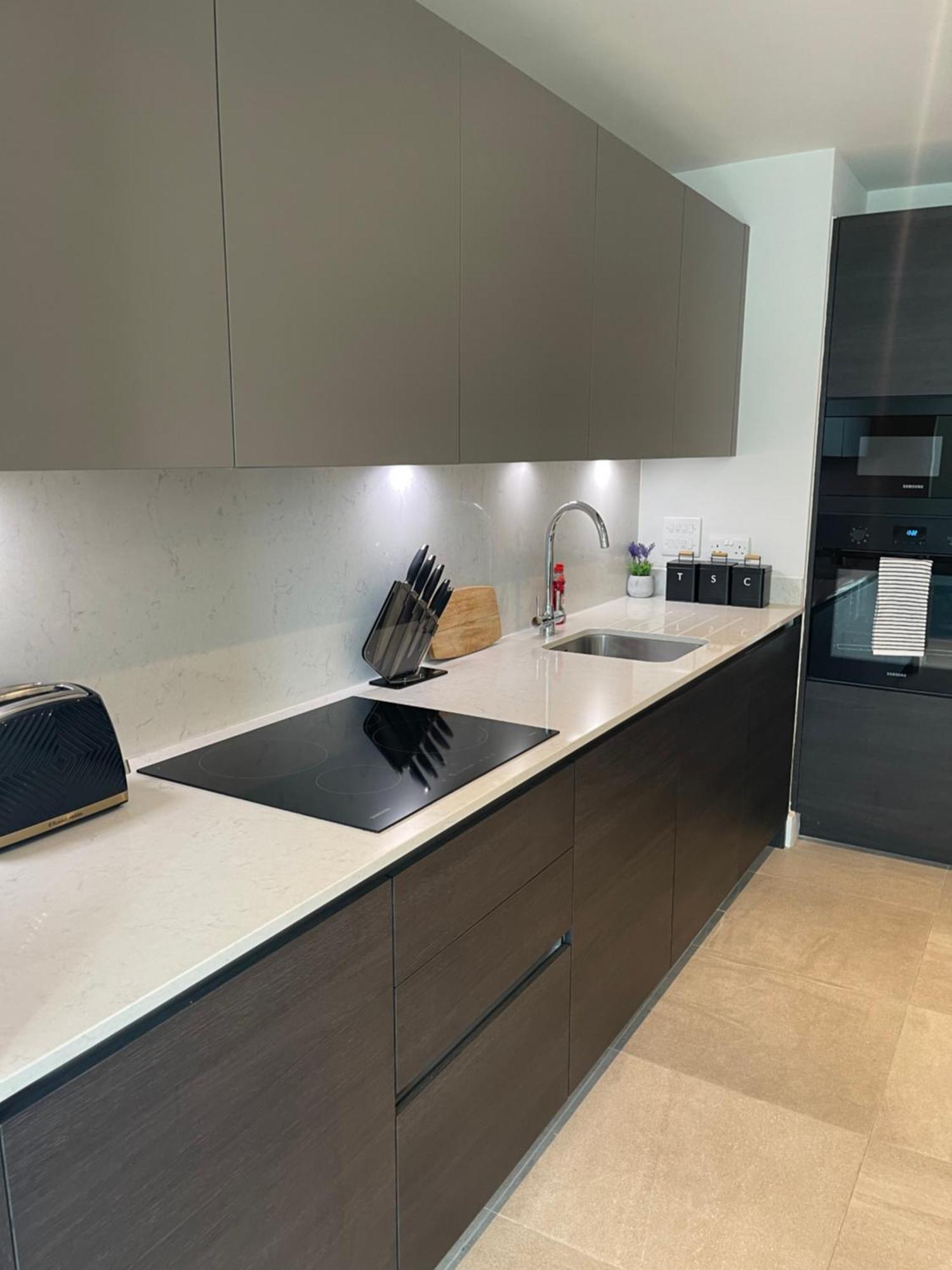 Apartment Modern 2 Bedroom City Centre W Balcony Manchester