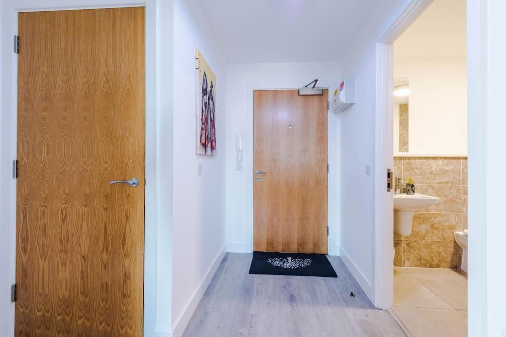Lux Livin' - Luxury 5 Bed Centre Apartment *