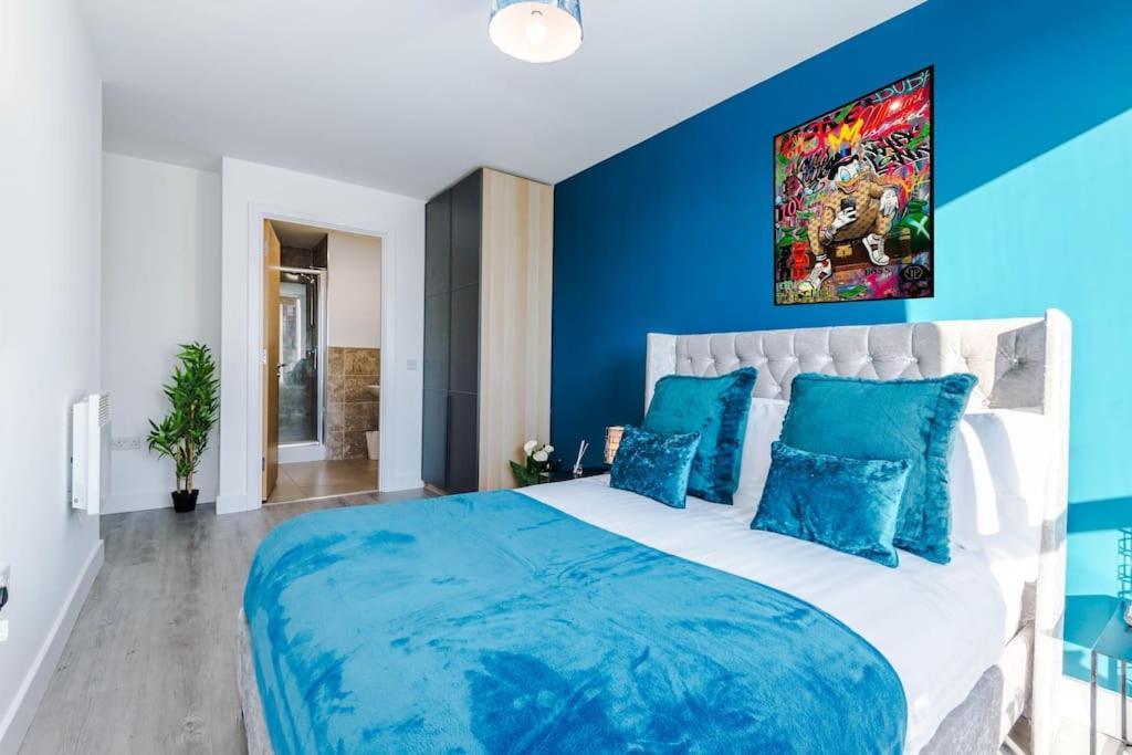 Lux Livin' - Luxury 5 Bed Centre Apartment Manchester