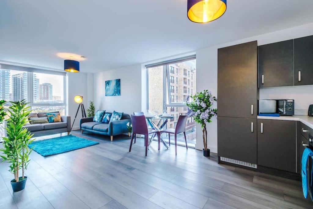 Apartment Lux Livin' - Luxury 5 Bed Centre *