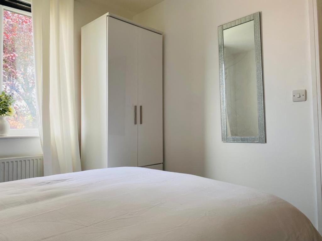 Homestay Modern, Stylish And Central
