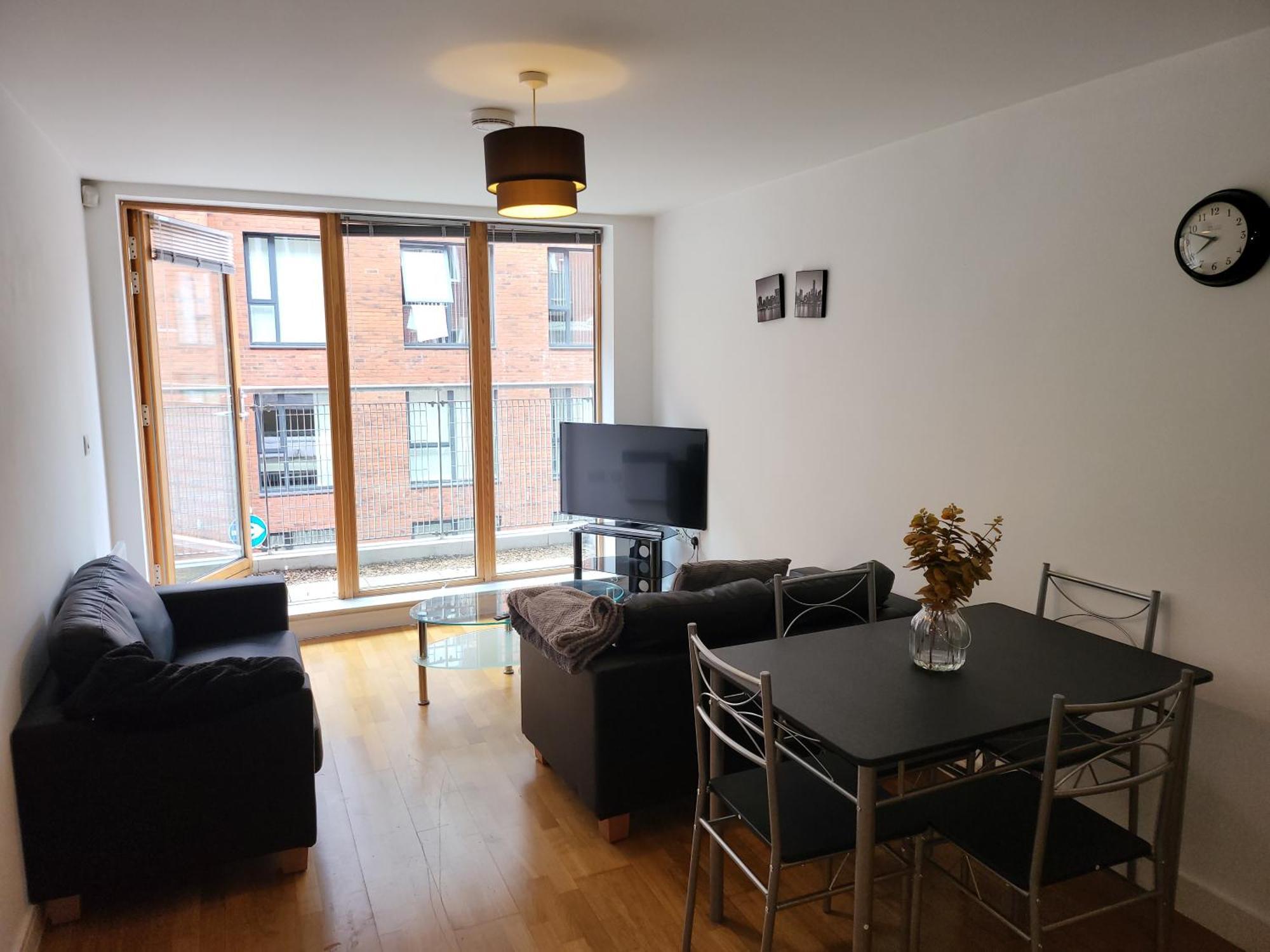 Apartment Awesome 1 Bedroom *