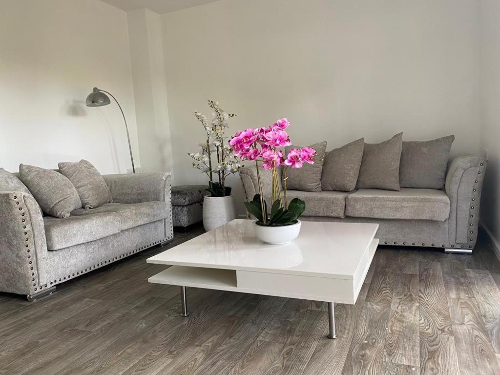 Modern, Stylish And Central Homestay Manchester