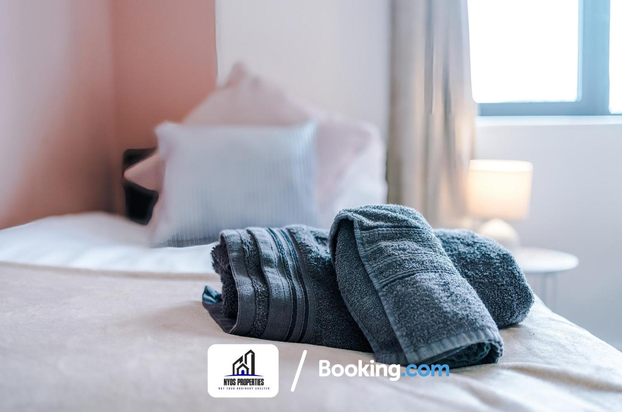 Apartment Media City Apt Sleeps8, 25 Percent Off For Monthly Stays, Business & Leisure