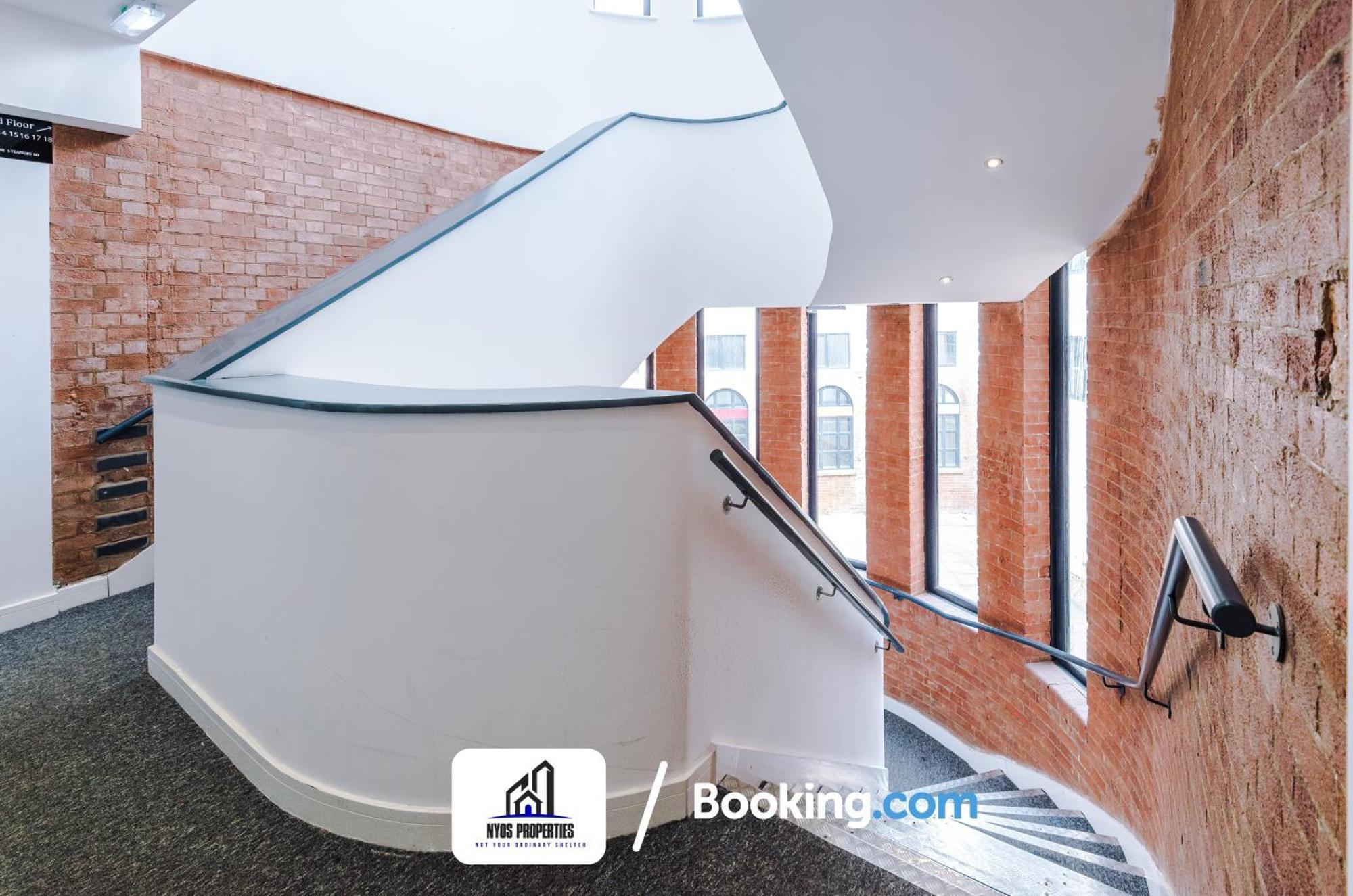 Media City Apt Sleeps8, 25 Percent Off For Monthly Stays, Business & Leisure * Manchester