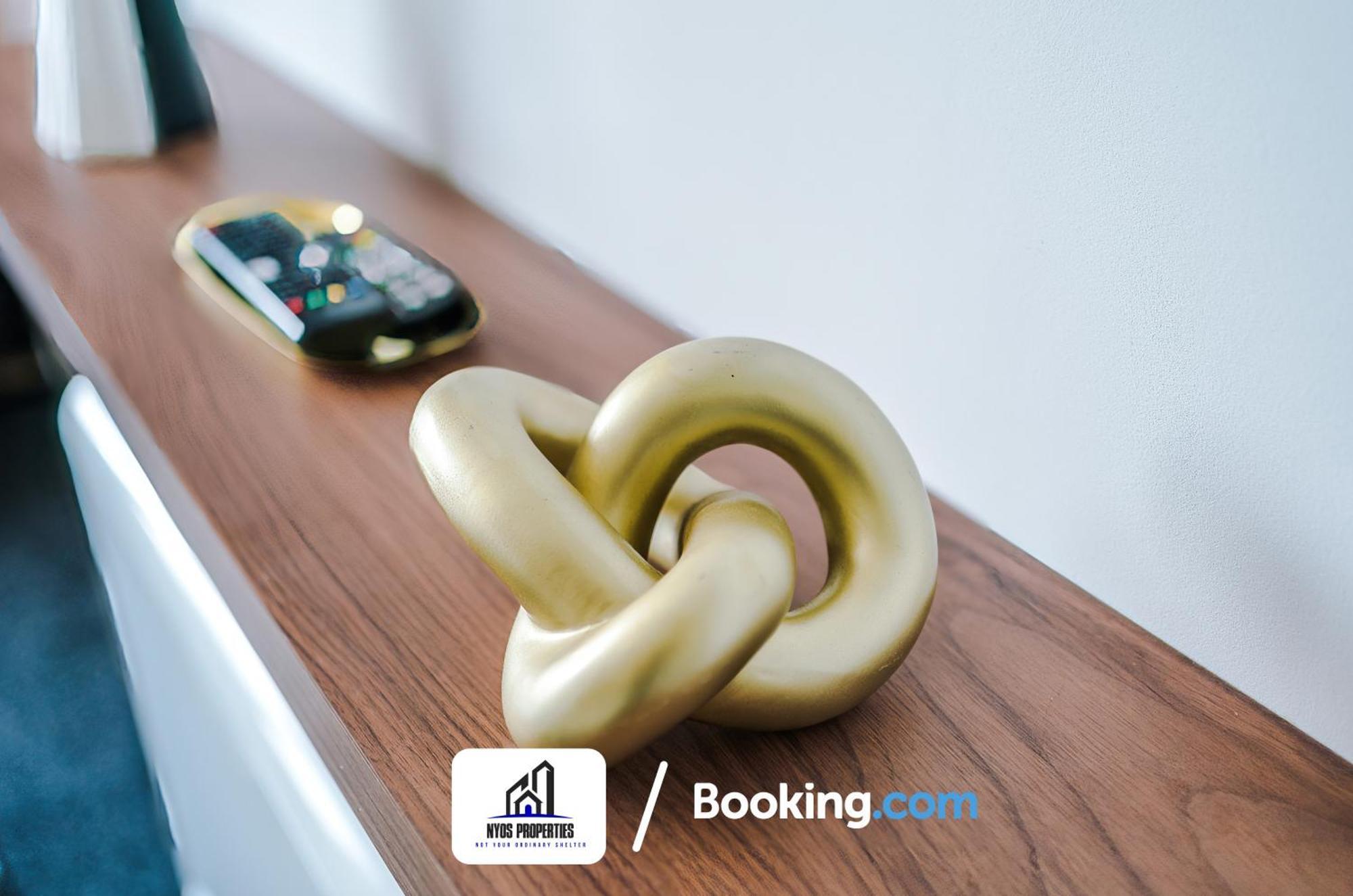 Apartment Media City Apt Sleeps8, 25 Percent Off For Monthly Stays, Business & Leisure