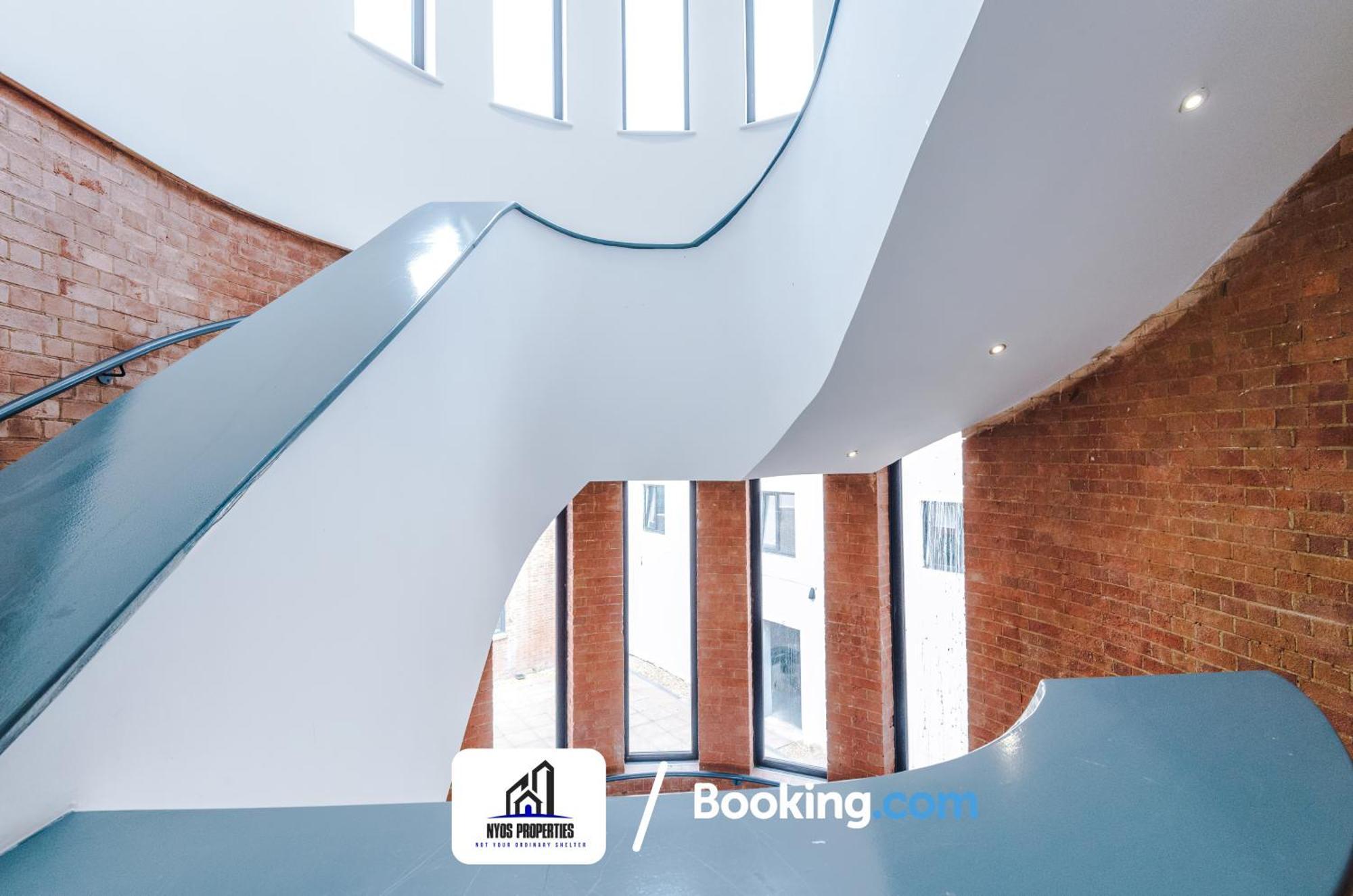 Media City Apt Sleeps8, 25 Percent Off For Monthly Stays, Business & Leisure