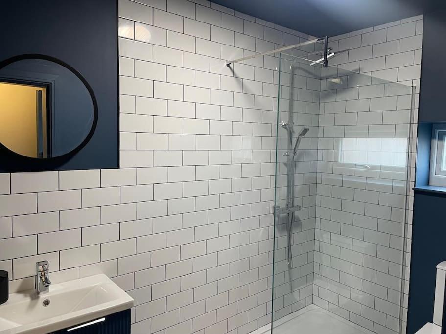 Brantwood - 2 Apartment Manchester