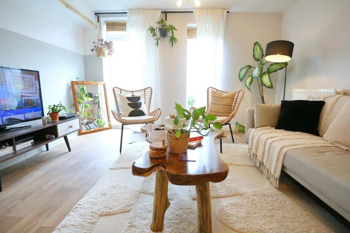 Apartment Pass The Keys Free Parking X2 Walk To Man Manchester