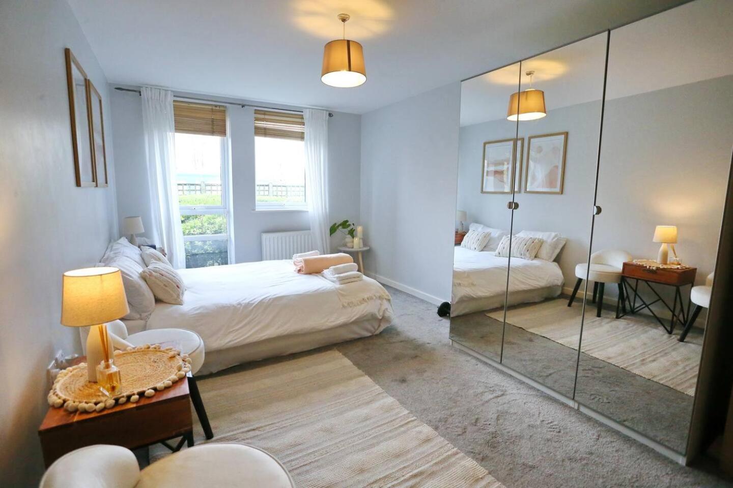 Pass The Keys Free Parking X2 Walk To Man * Manchester