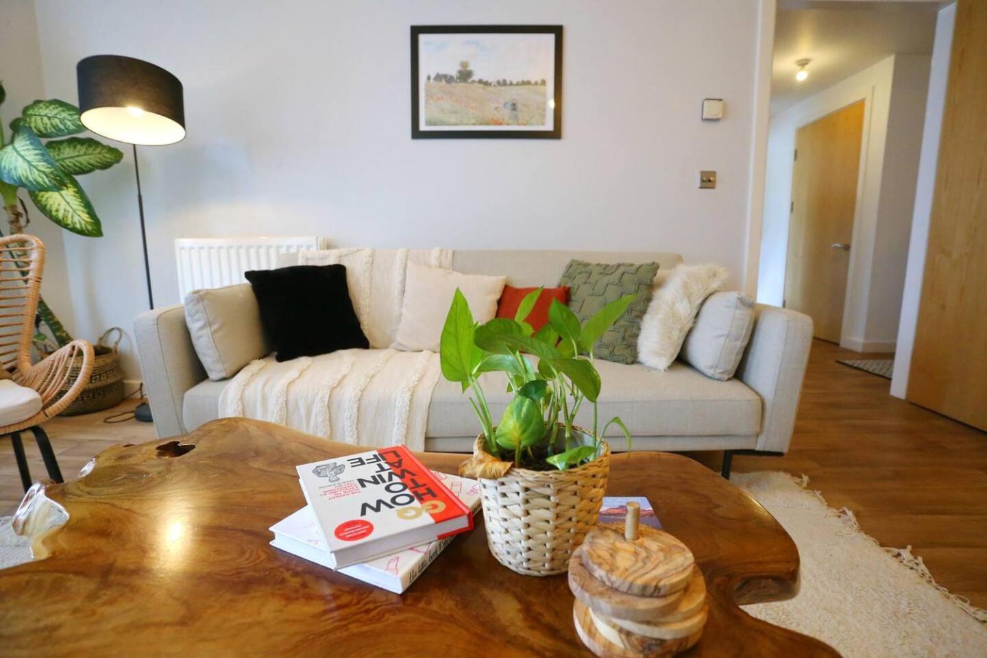 Pass The Keys Free Parking X2 Walk To Man * Manchester