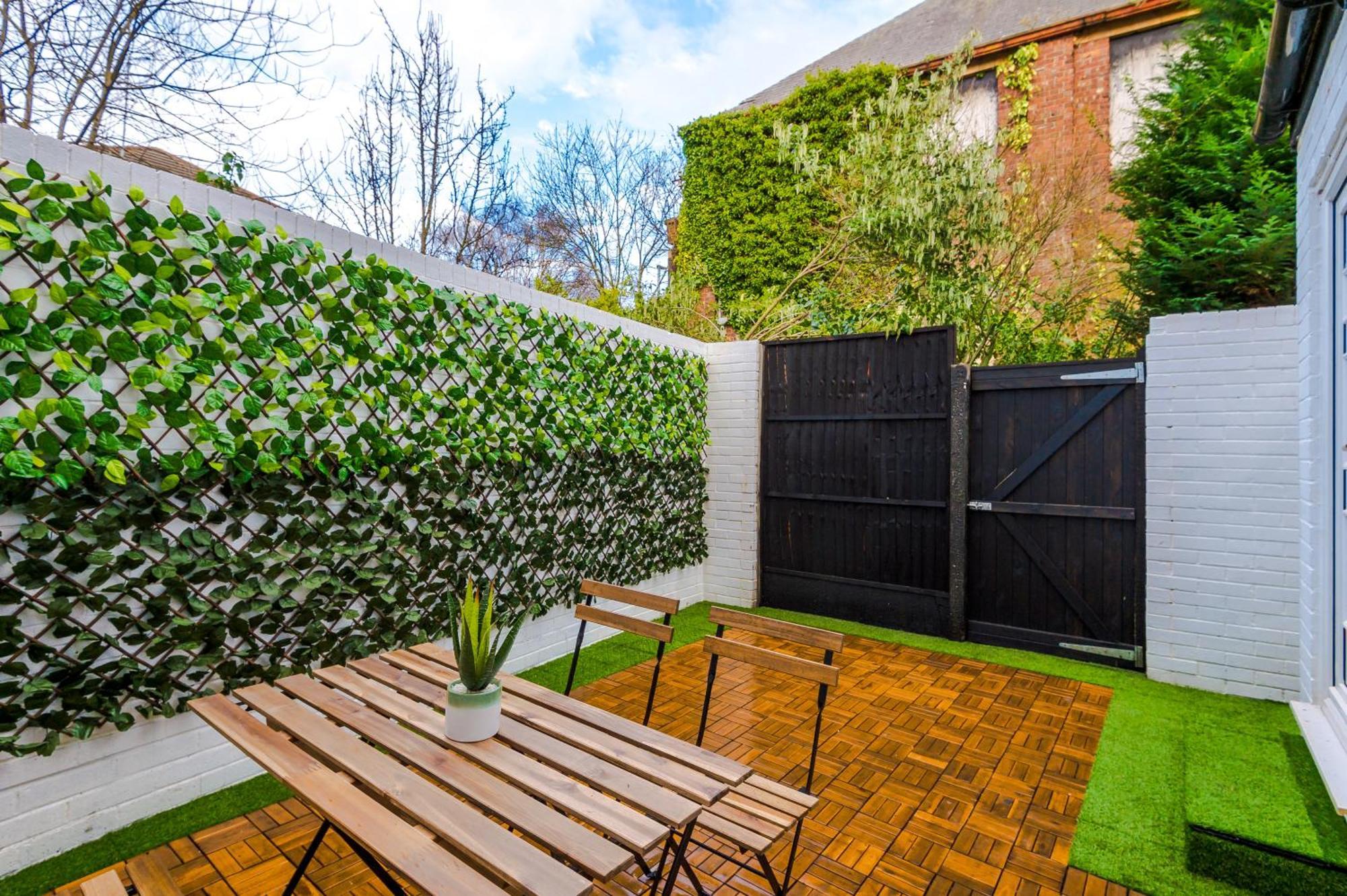 4 Bedroom Victorian House * Manchester