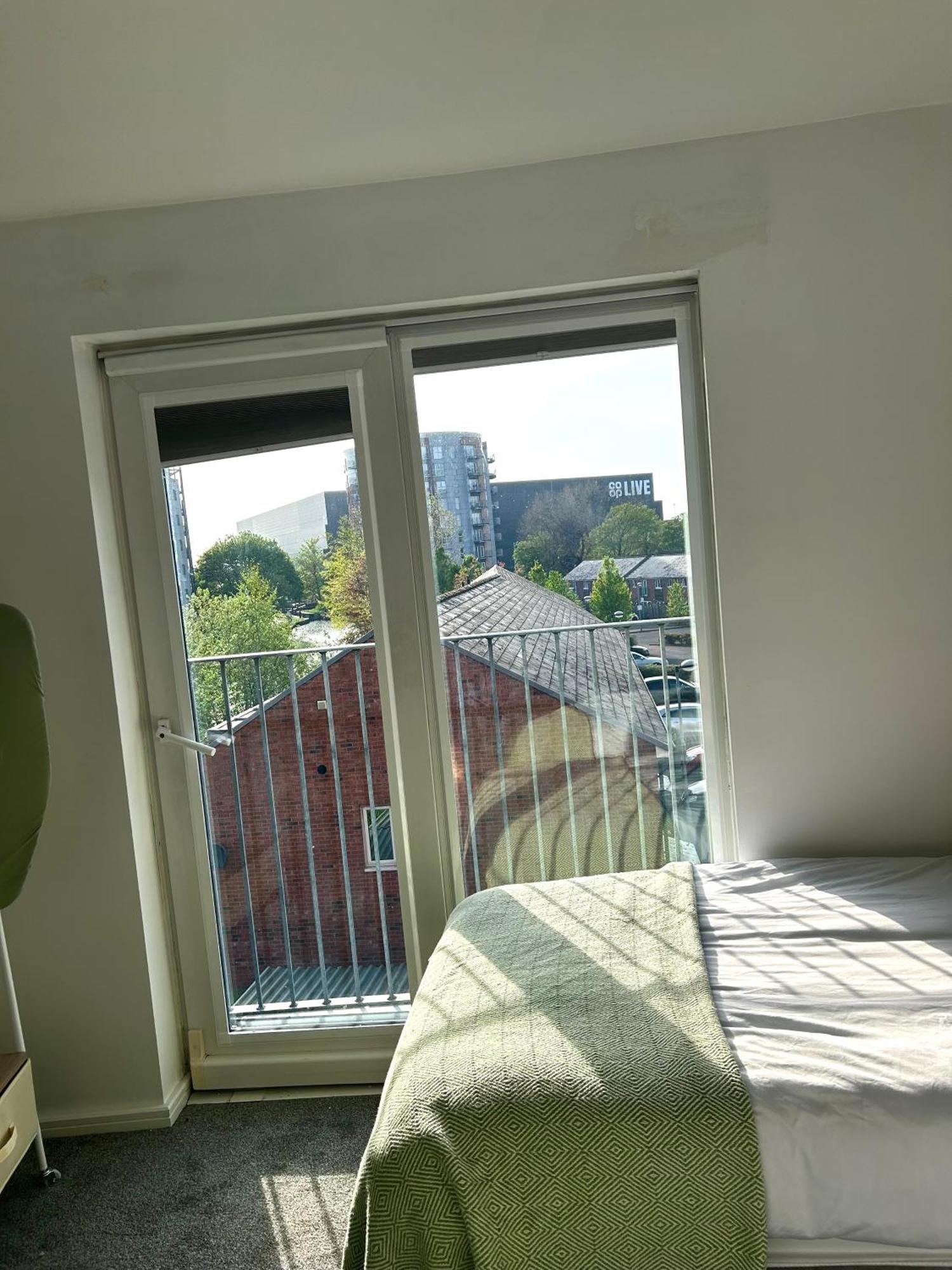 Apartment Luxury - Opposite Etihad Stadium N Coop Live W Secure Parking