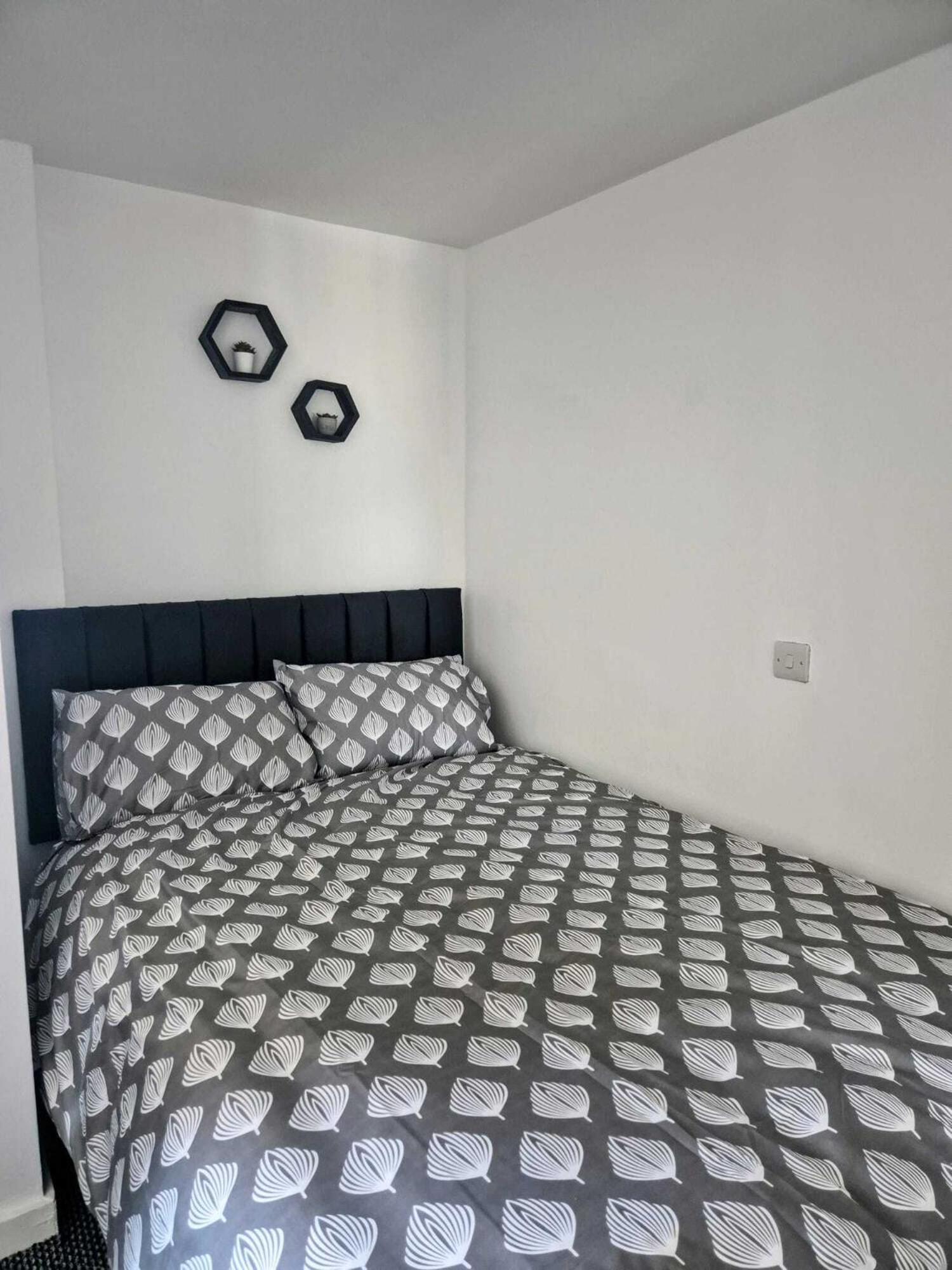 Penthouse- 2 Bedroom *