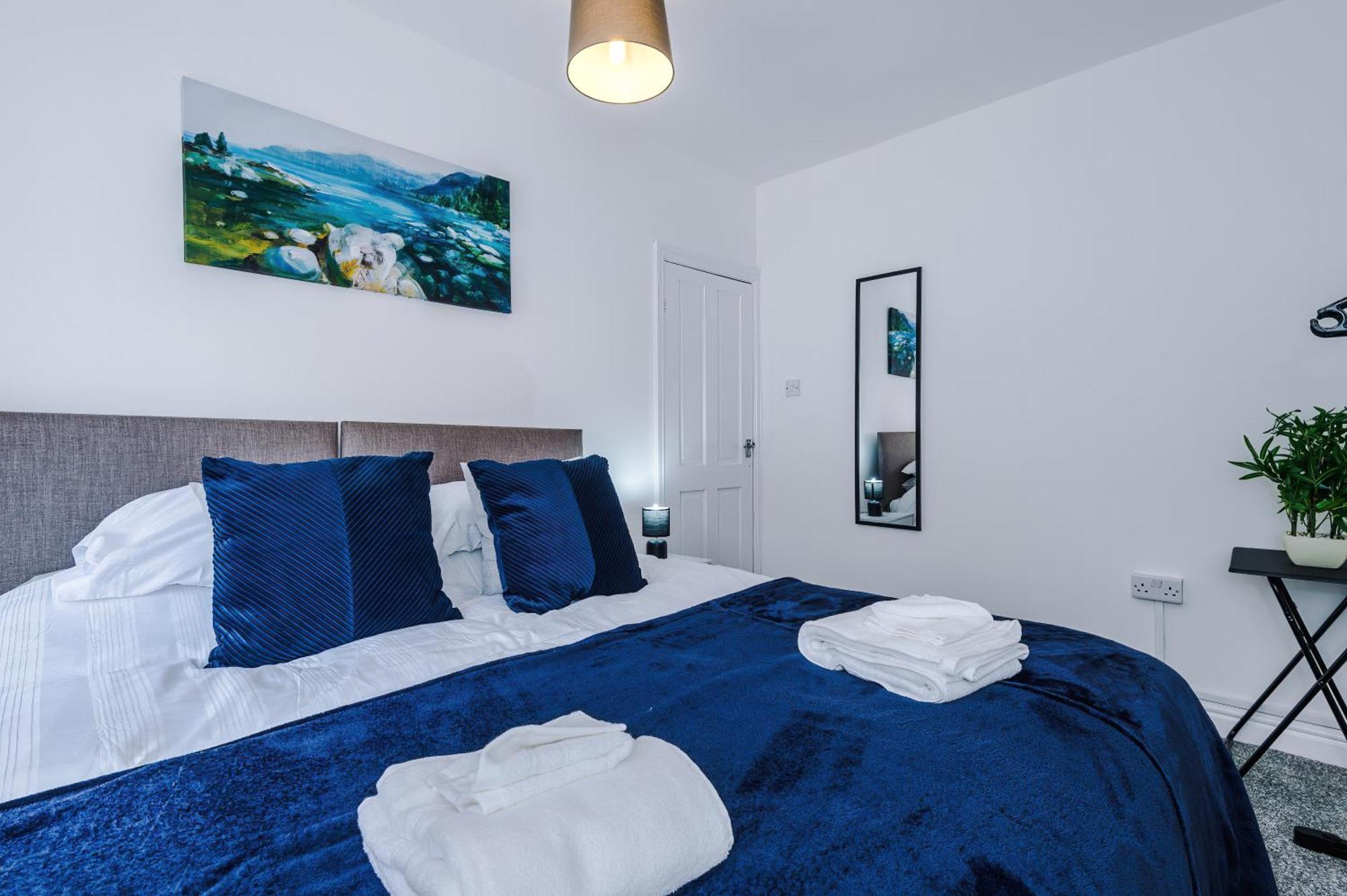 Holiday home 3 Bedroom House With Pool Table And Free Parking - Perfect For Contractors *