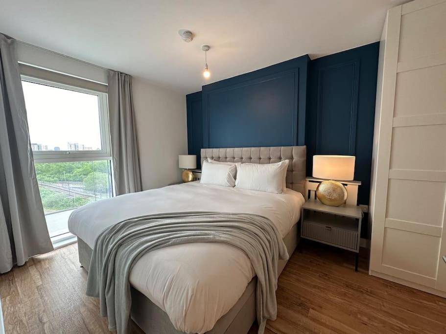 Beautiful Waterside Near Old Trafford Apartment *