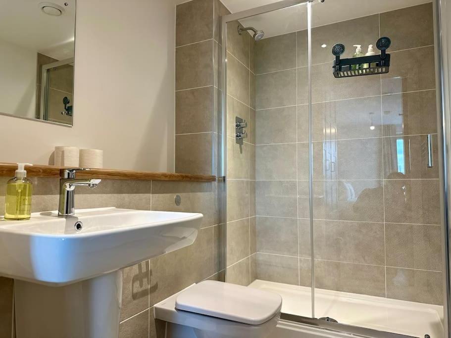 Beautiful Waterside Near Old Trafford Apartment Manchester