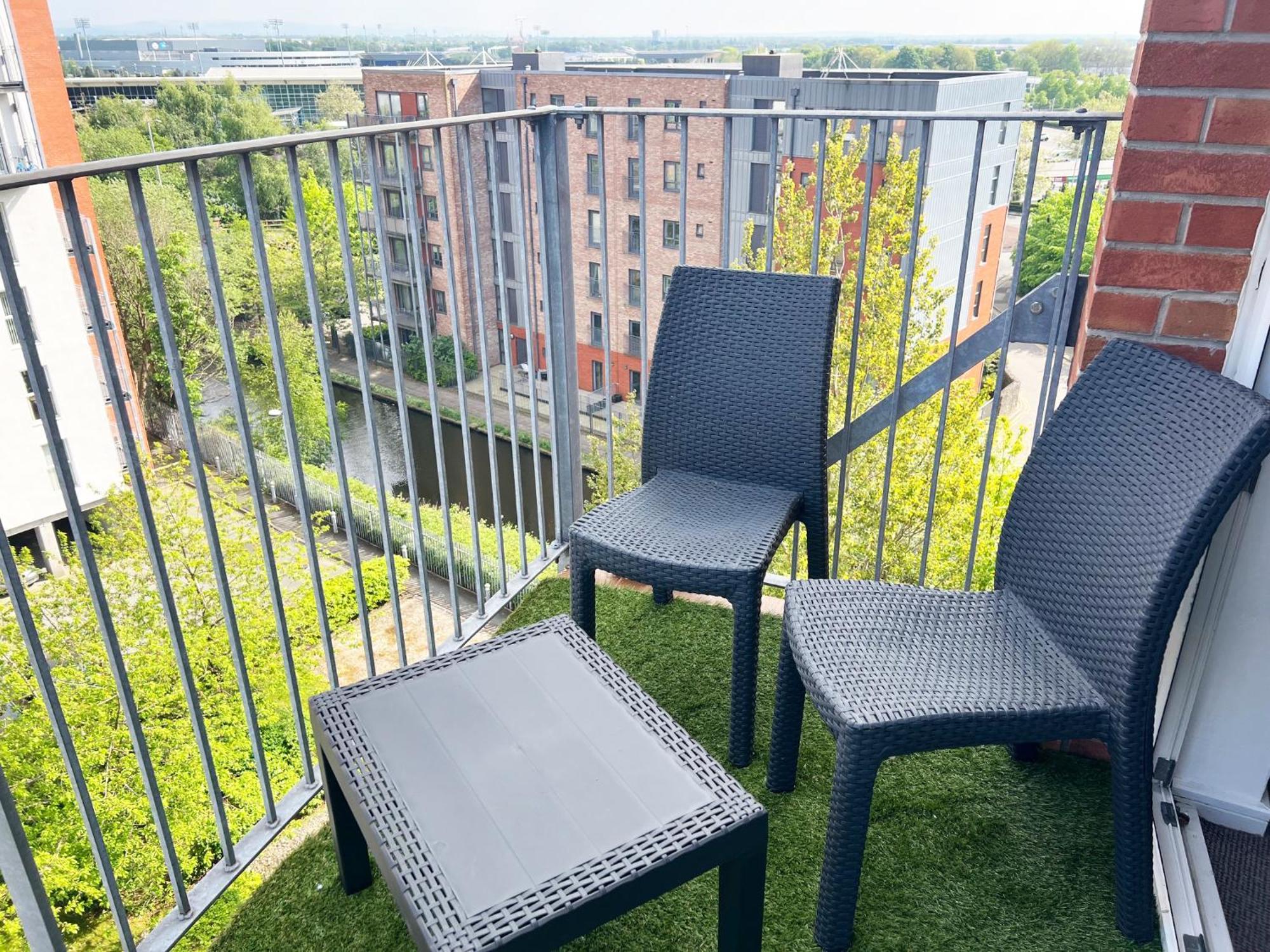 Apartment 2 Bed Sportcity Opposite Etihad Stadium & Coop Live Manchester
