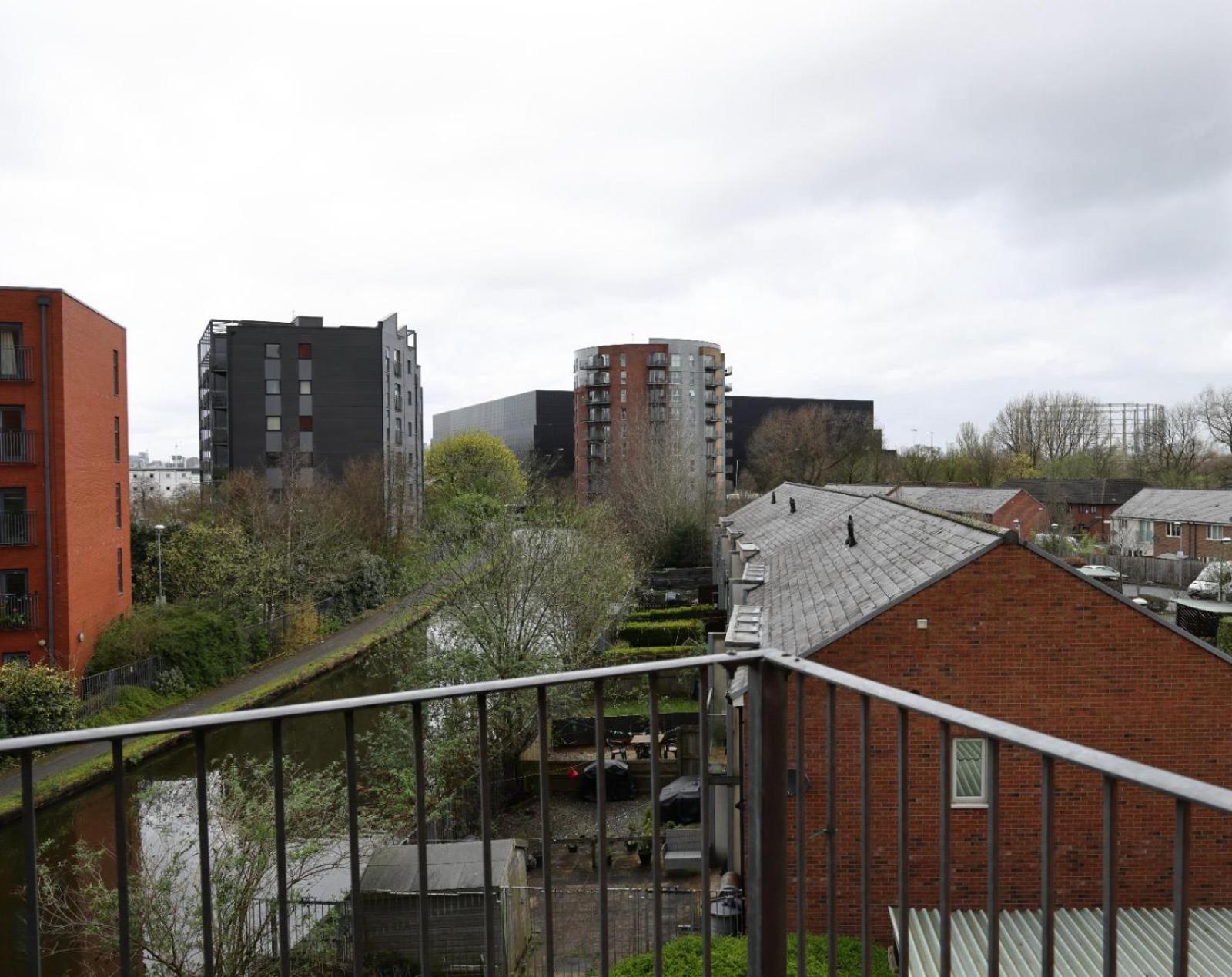 Apartment Luxury - Opposite Etihad Stadium N Coop Live W Secure Parking