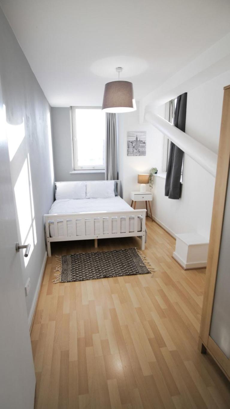 Spacious Centre 5 Guests Long Apartment *