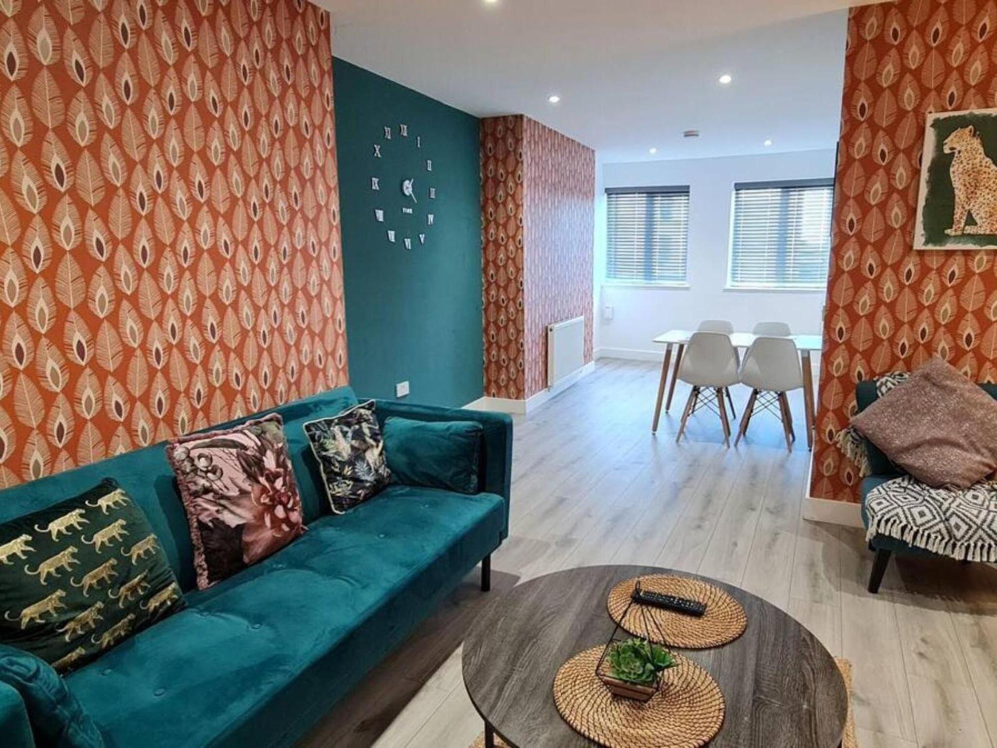 The Ecclesian Deluxe Near Trafford Centre Eccles Train Station Apartment Manchester