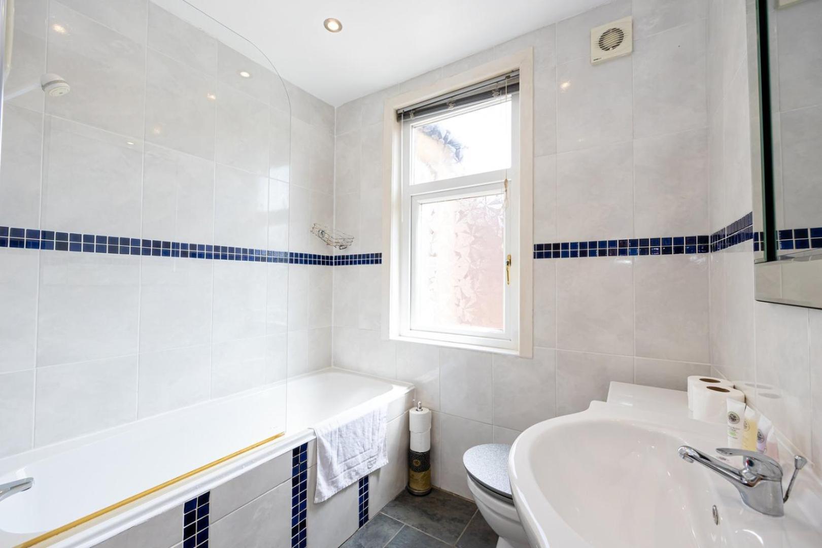 Guestready - Enchanting Life In Gorse Hill