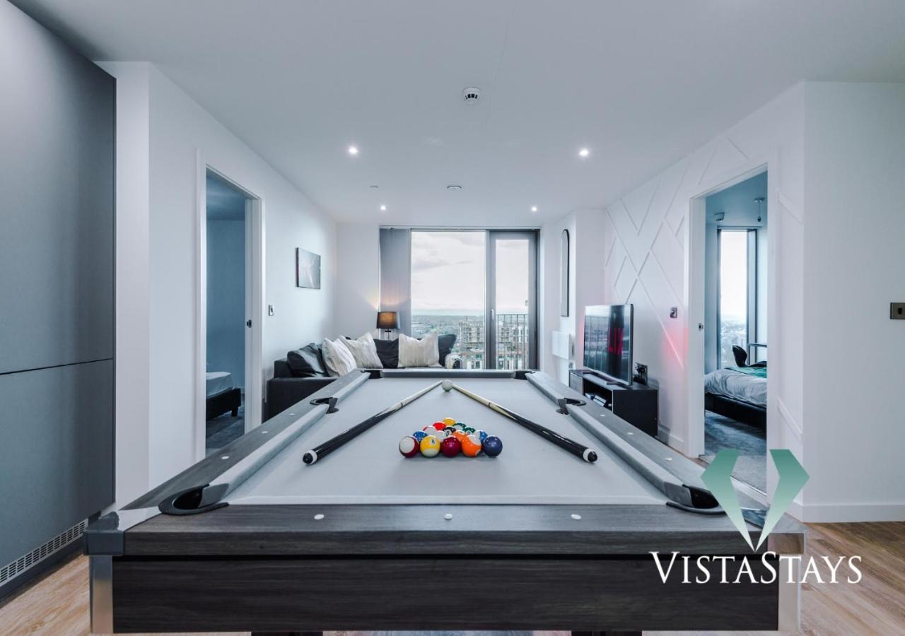 Modern 2 Bed In Centre With Pool Table Apartment *