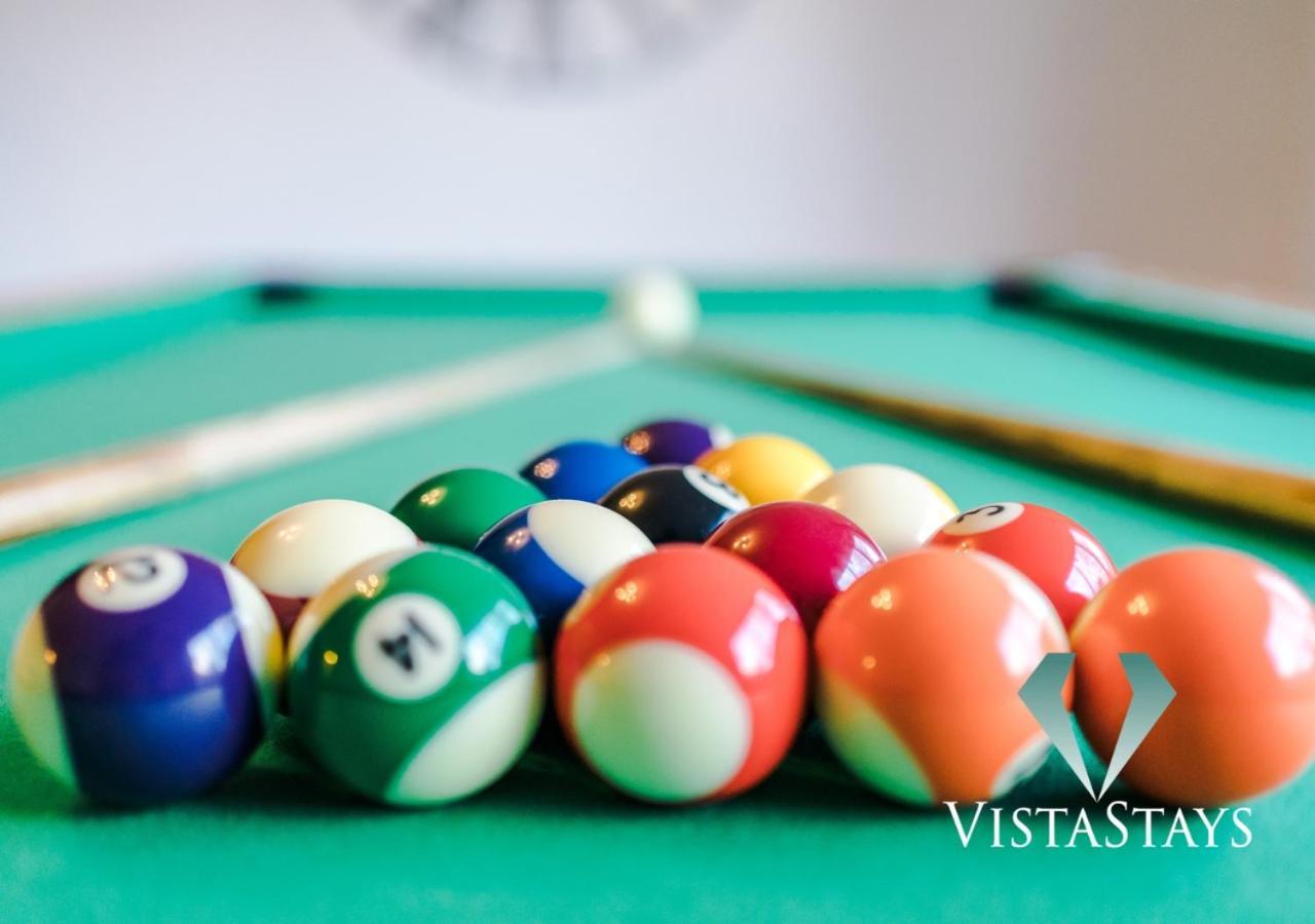 Holiday home New Modern 4 Bed With Pool Table In By Vista Manchester