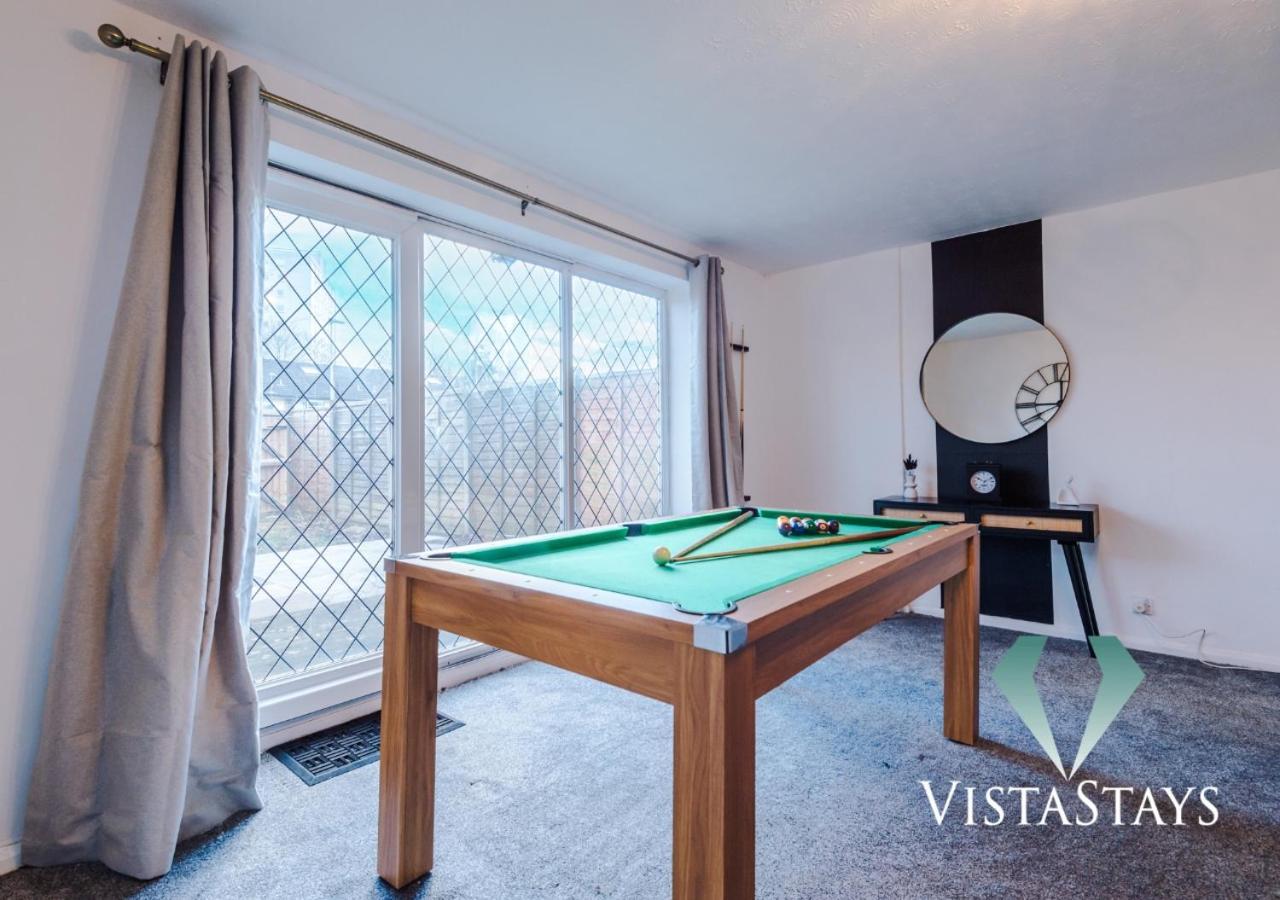 Holiday home New Modern 4 Bed With Pool Table In By Vista