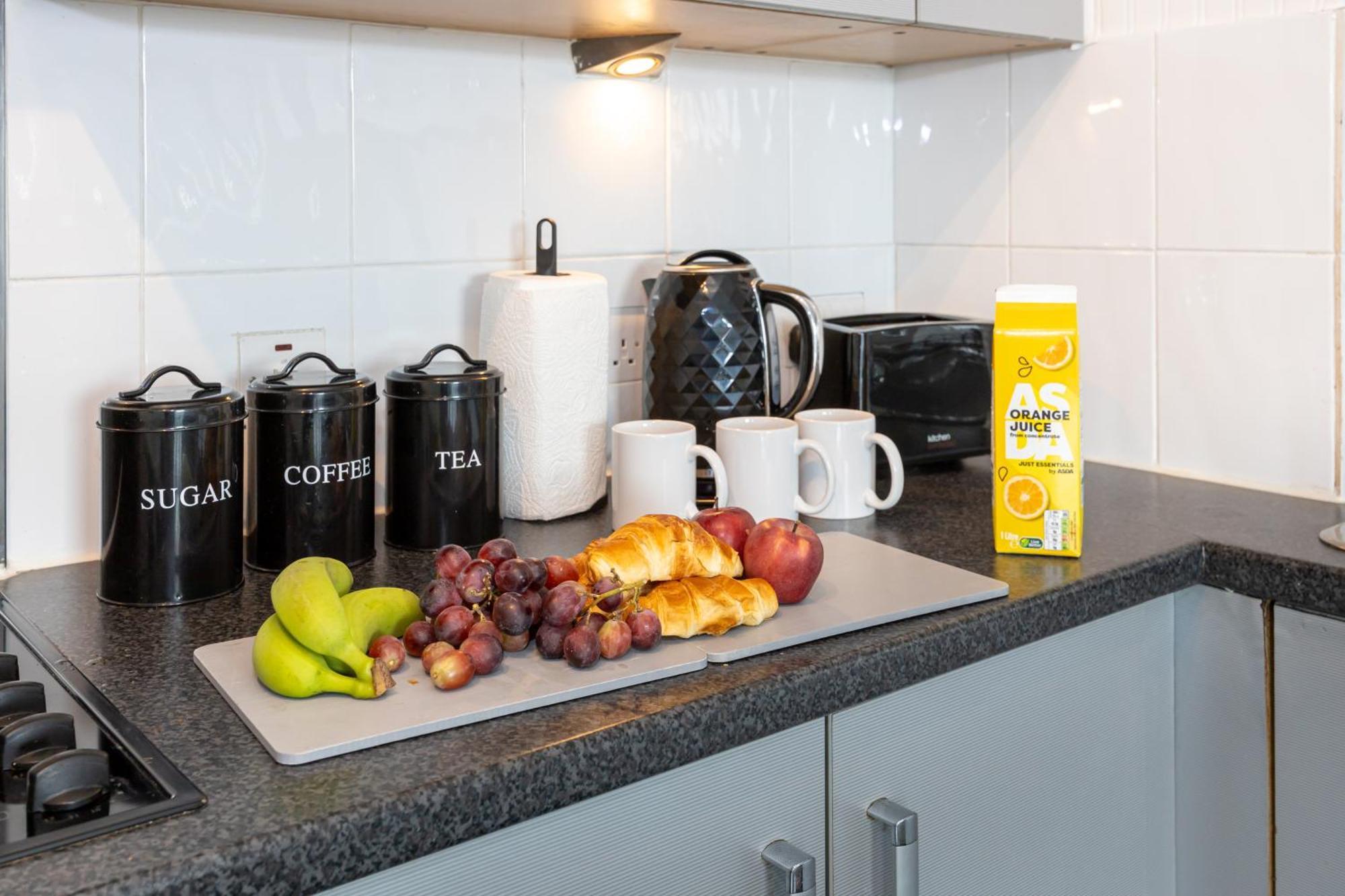 Manchester, Etihad Stadium View , Coop Live, Modern 2 Bed Apartment, Apartment *