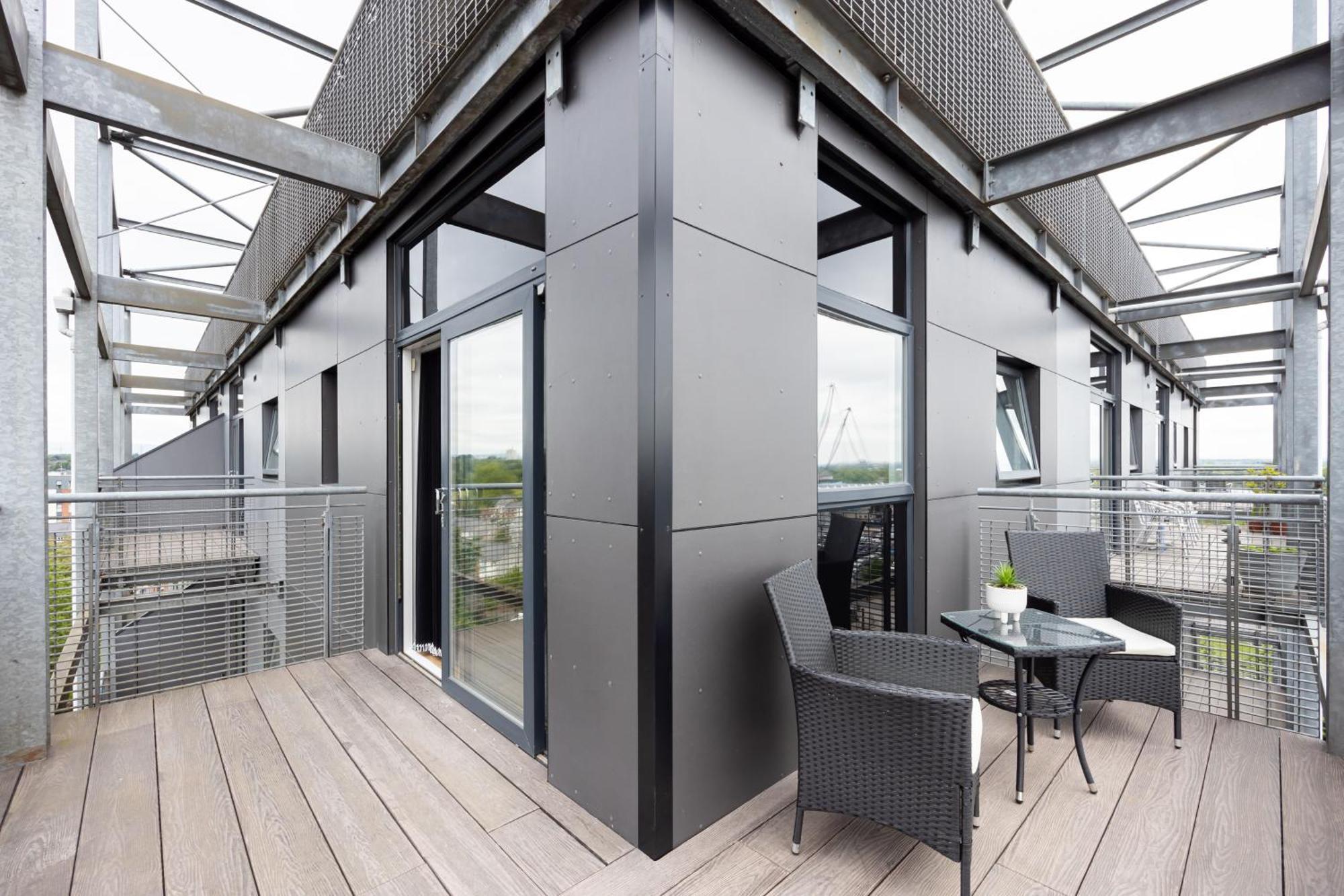 Manchester, Etihad Stadium View , Coop Live, Modern 2 Bed Apartment,