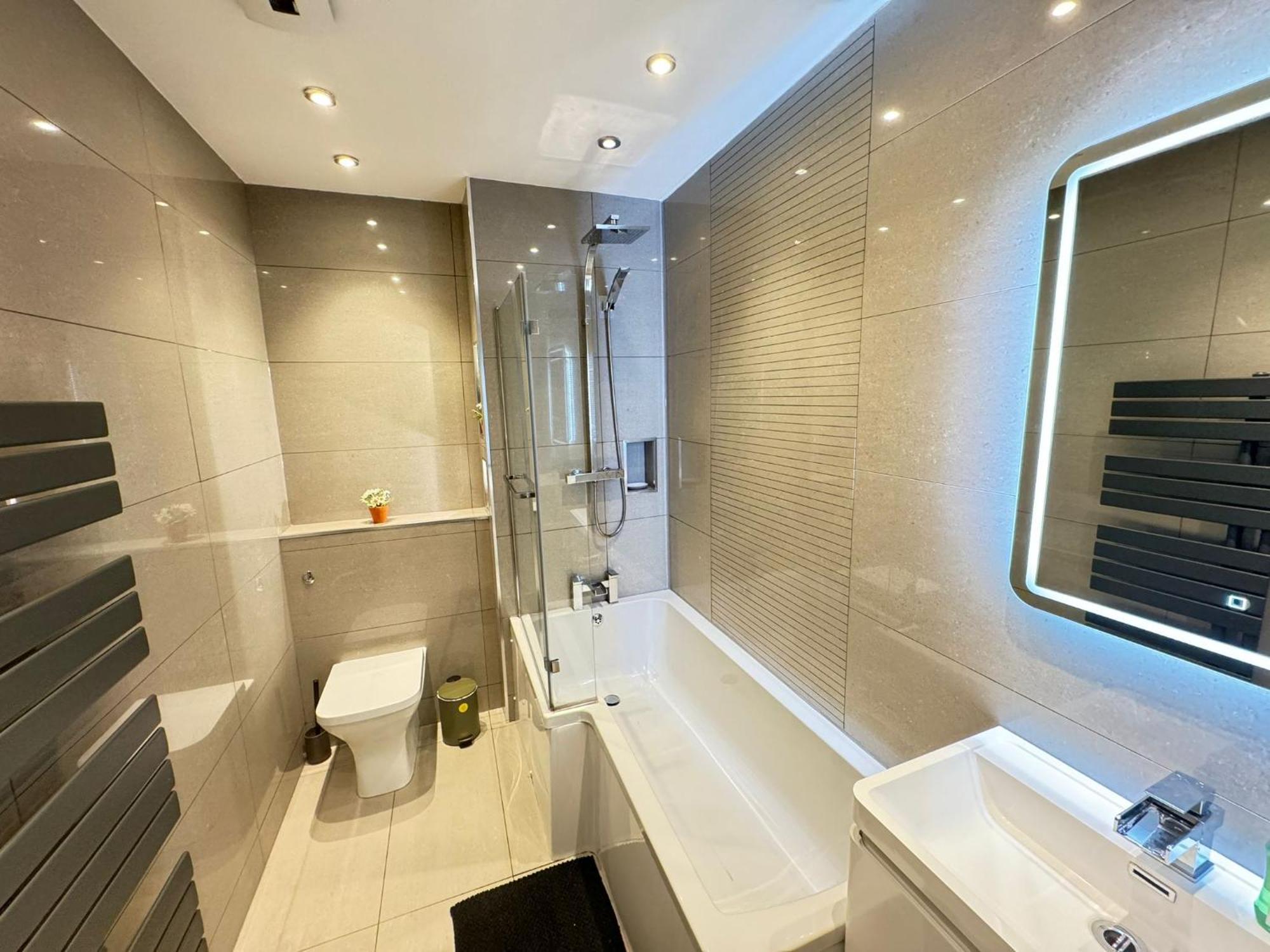 Guest house Modern King Bedroom Near Etihad Stadium & The Coop Live *