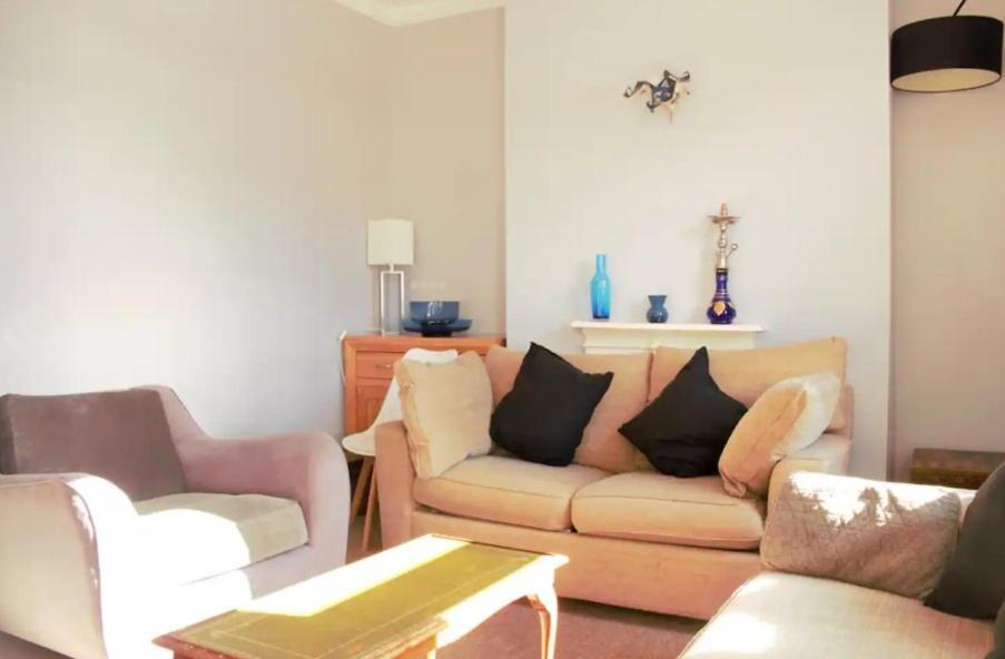 2 - Chic Private Near City Centre Apartment