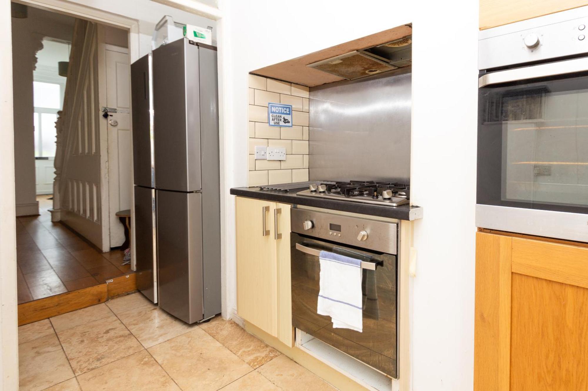 Apartment Homely Ensuite Near Centre