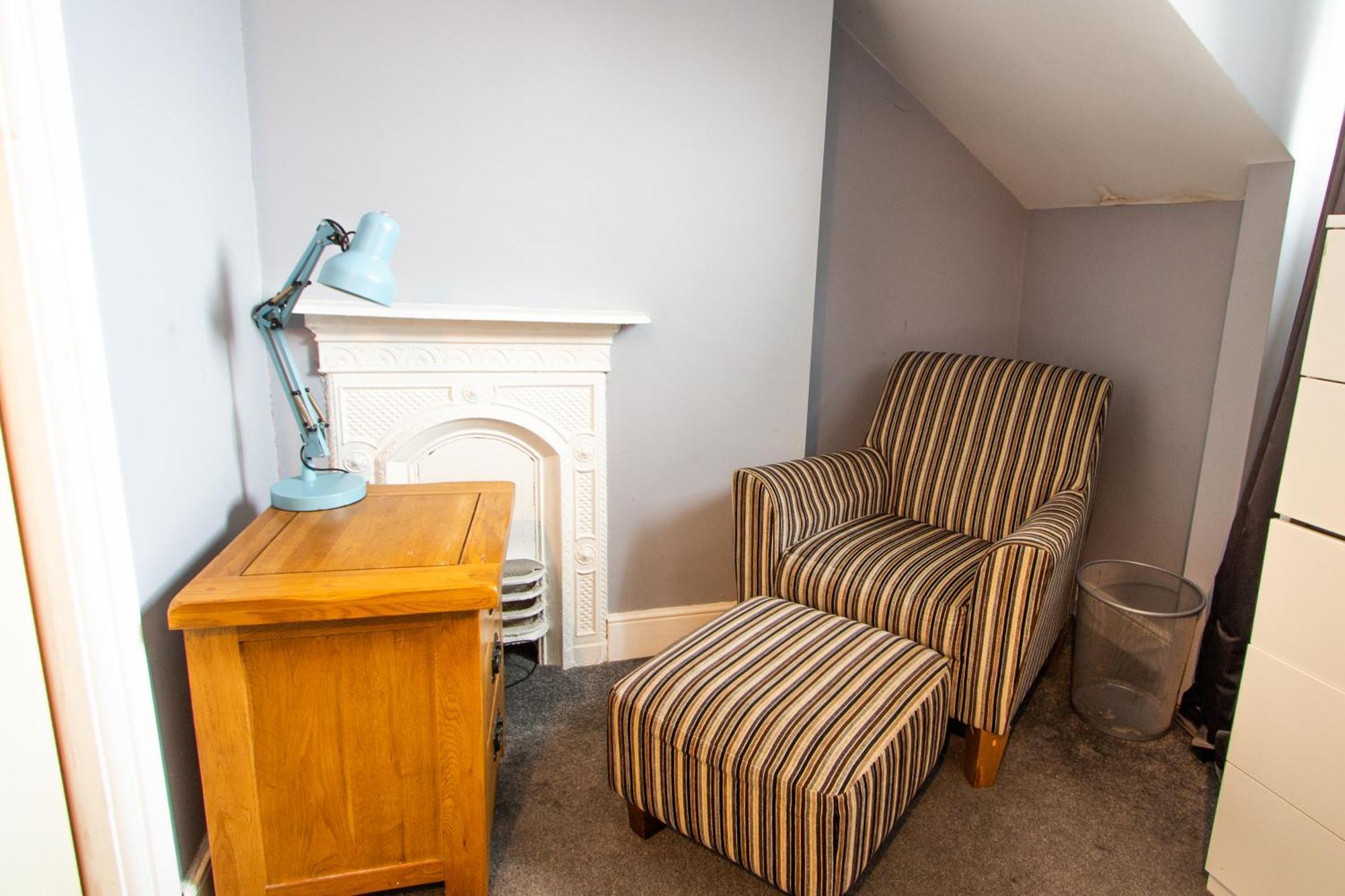 Homely Ensuite Near Centre Apartment Manchester