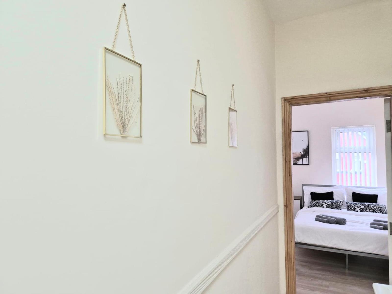 In 6 Minutes Drive To Victoria Station Homestay