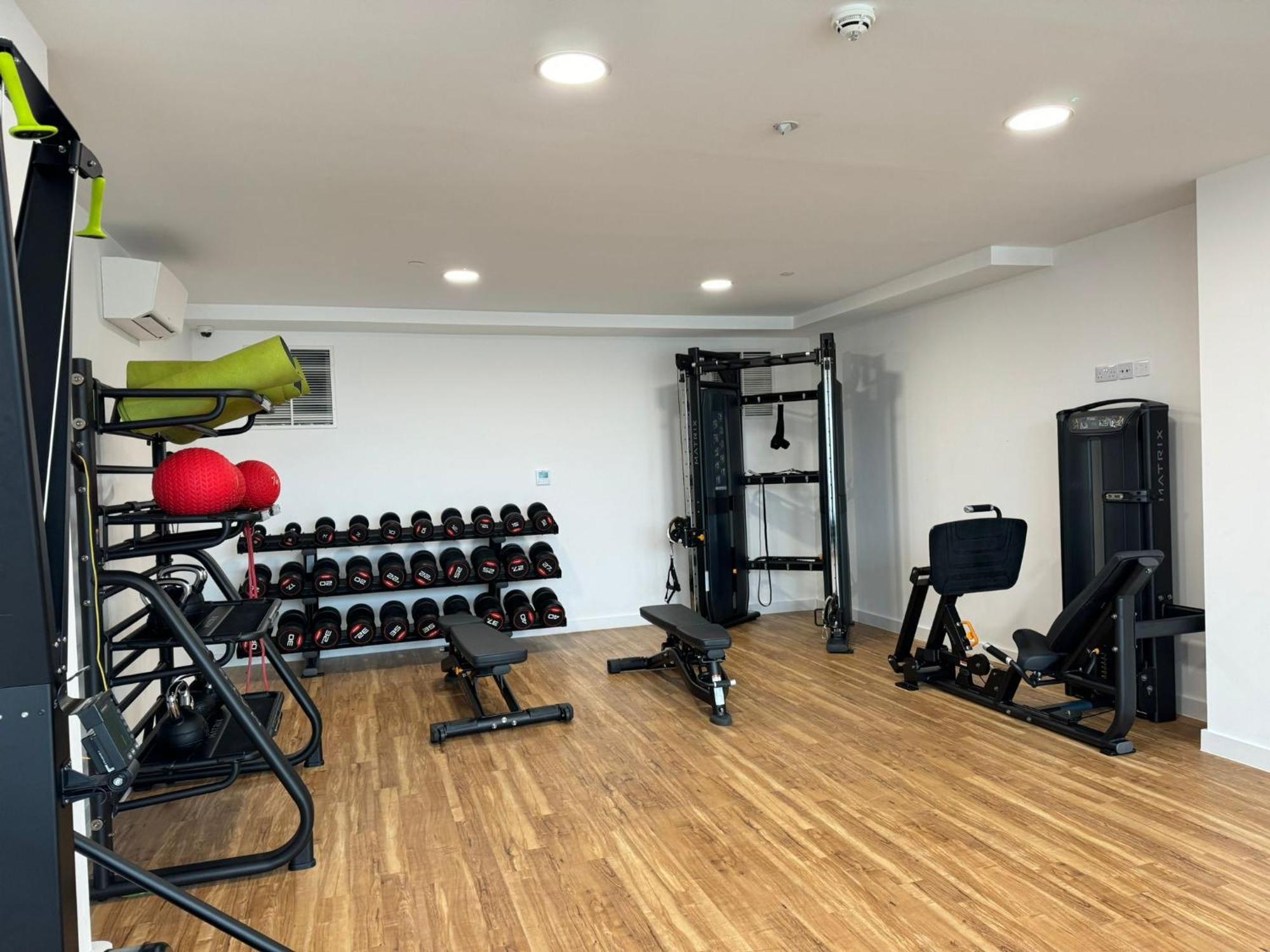 New Penthouse Height Flat, View Balcony, Free Gym & Minimalistic Apartment Manchester